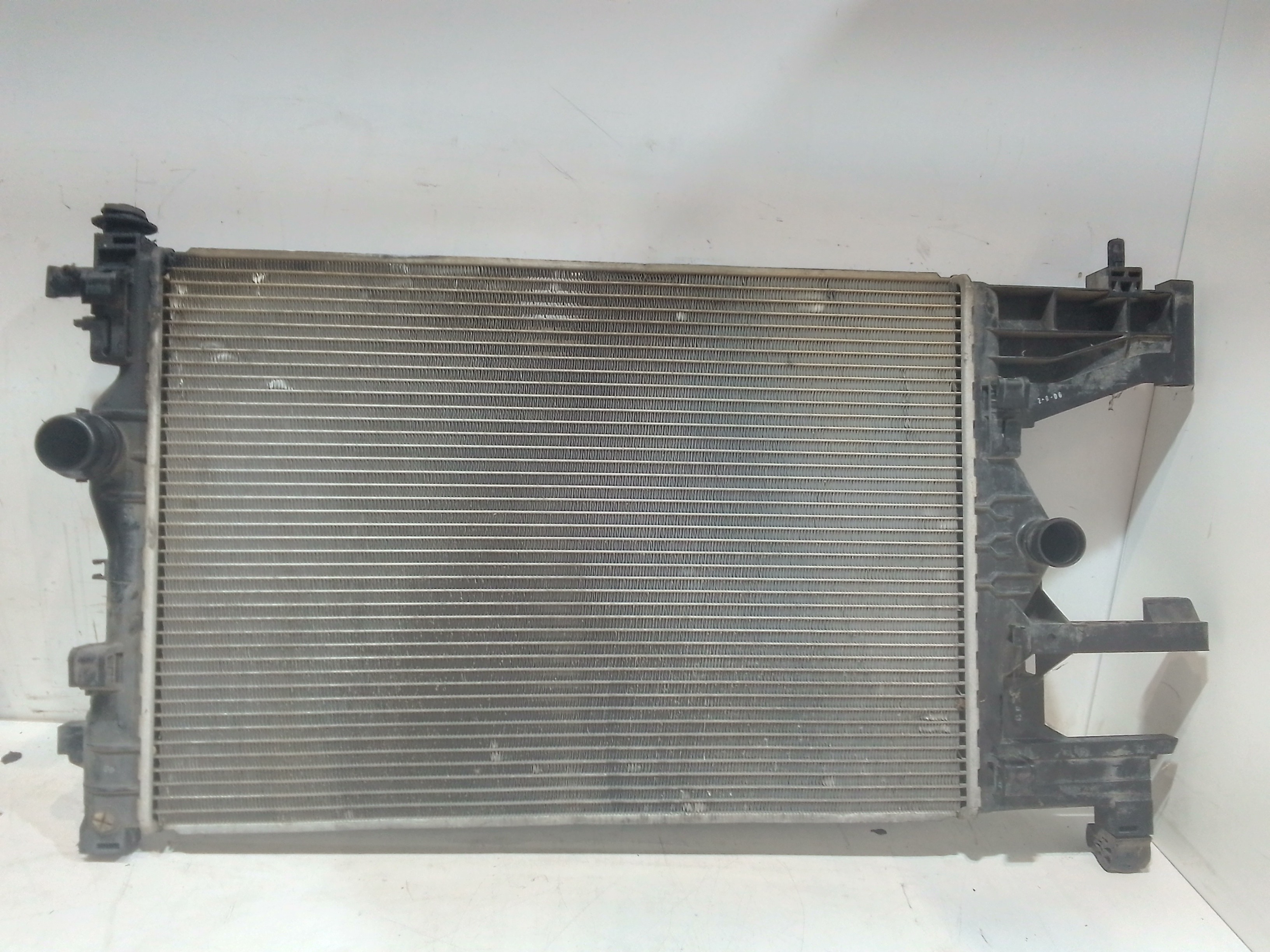 Radiatore 13267656 Usato