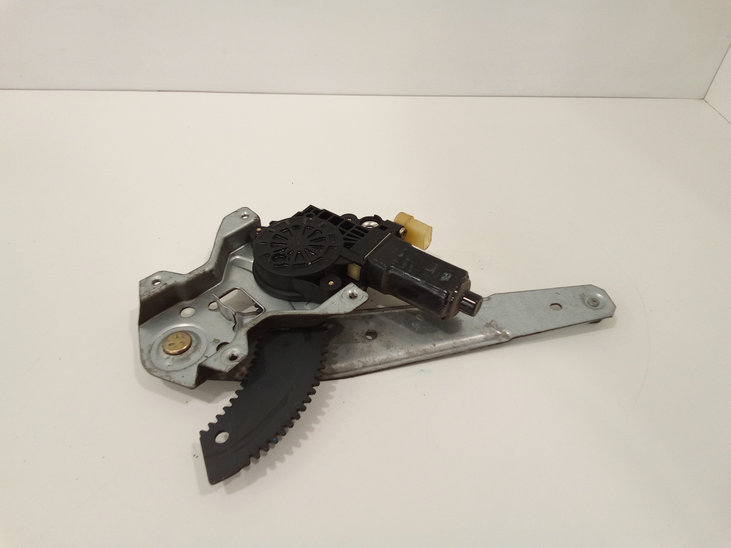 Alzacristallo Porta Post. Sinistro 834011C000 Usato