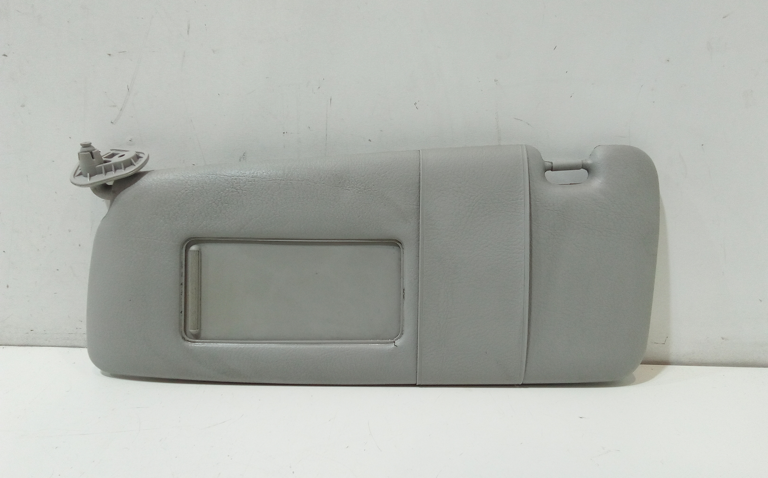 Aletta Parasole Parabrezza Sinistro 51162699047 Usato