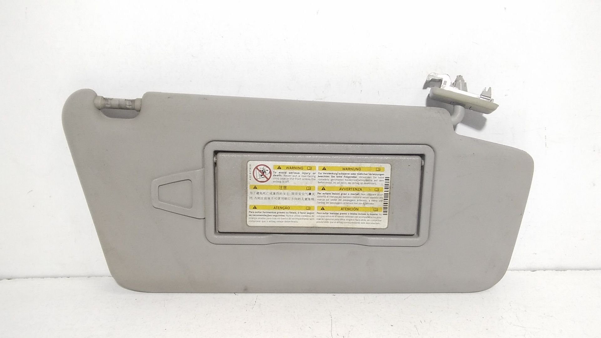 Aletta Parasole Parabrezza Destro A20481062109E86 Usato