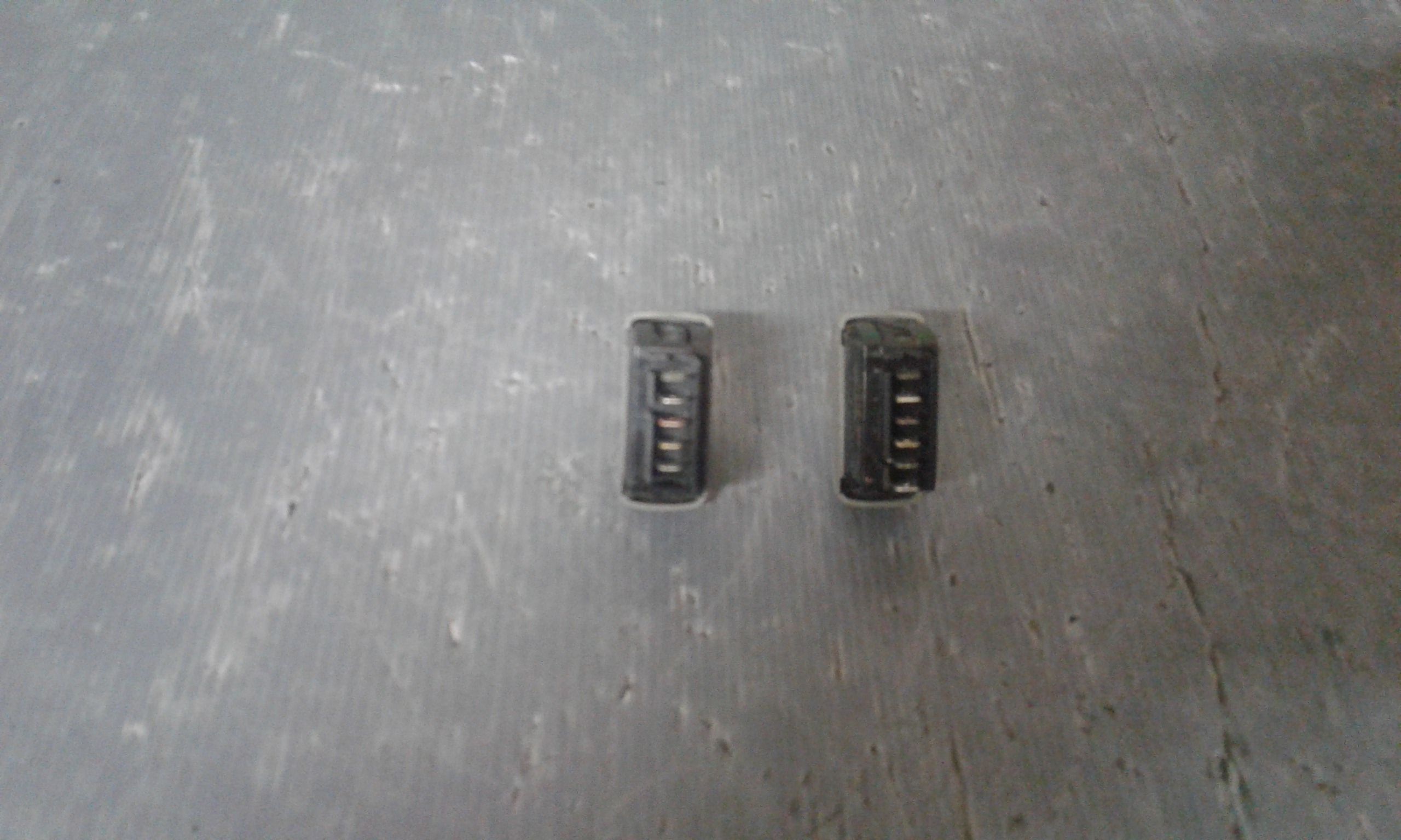 Interruttore Alzacristalli Porta Ant. Sinistro Usato