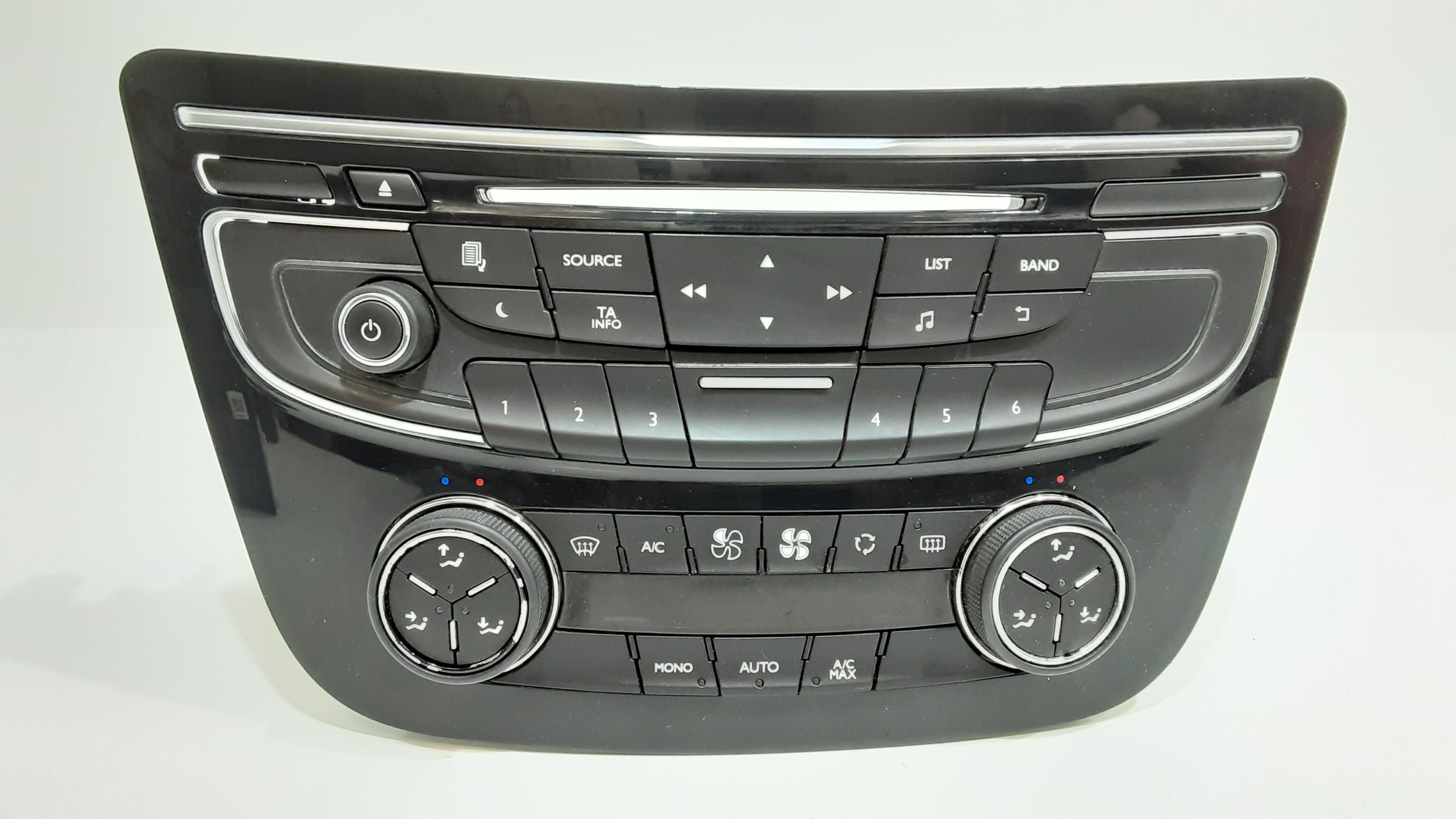 Radio C/sistema Di Navigatore Satellitare Usato