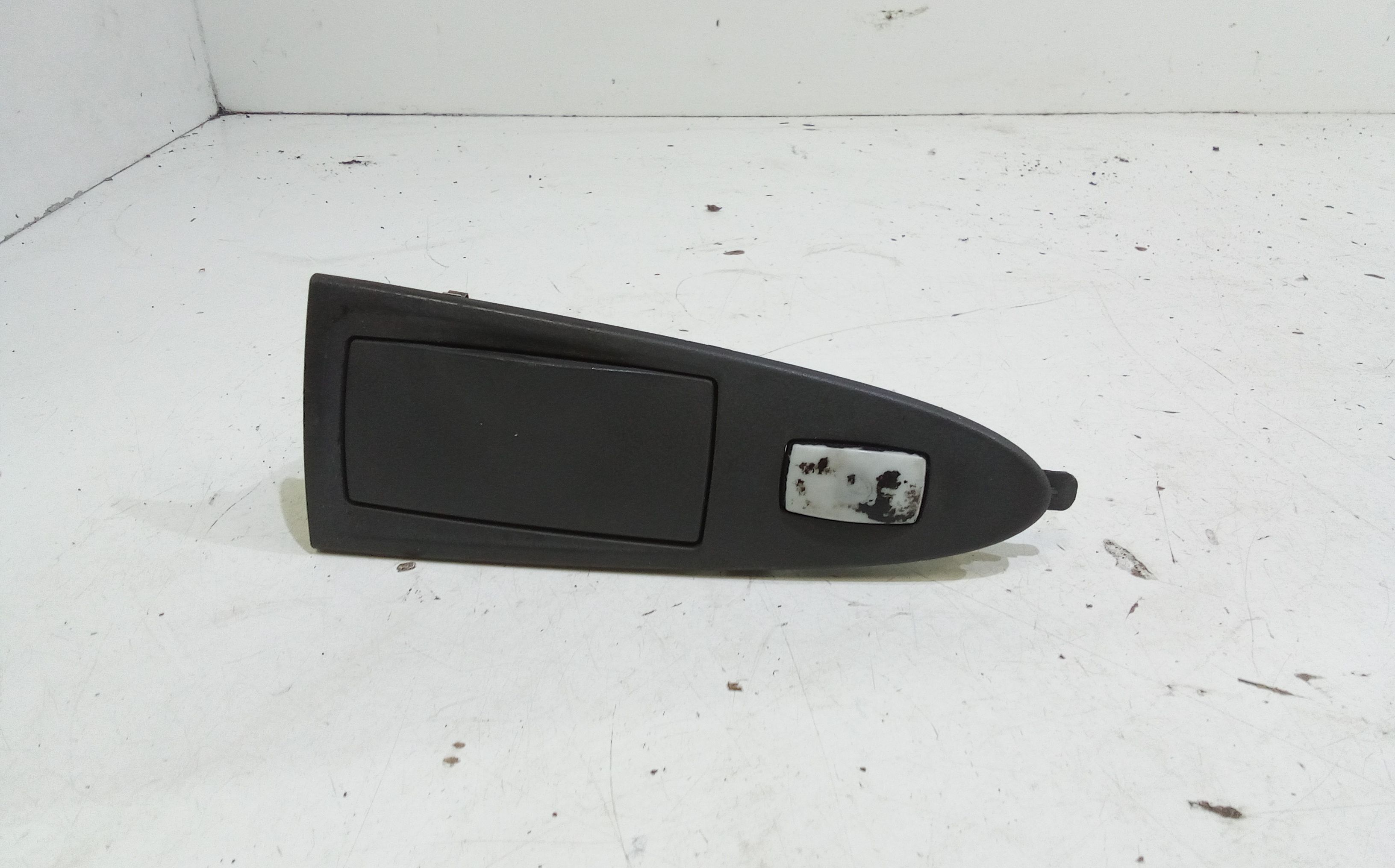 Interruttore Alzacristalli Porta Ant. Destro Usato