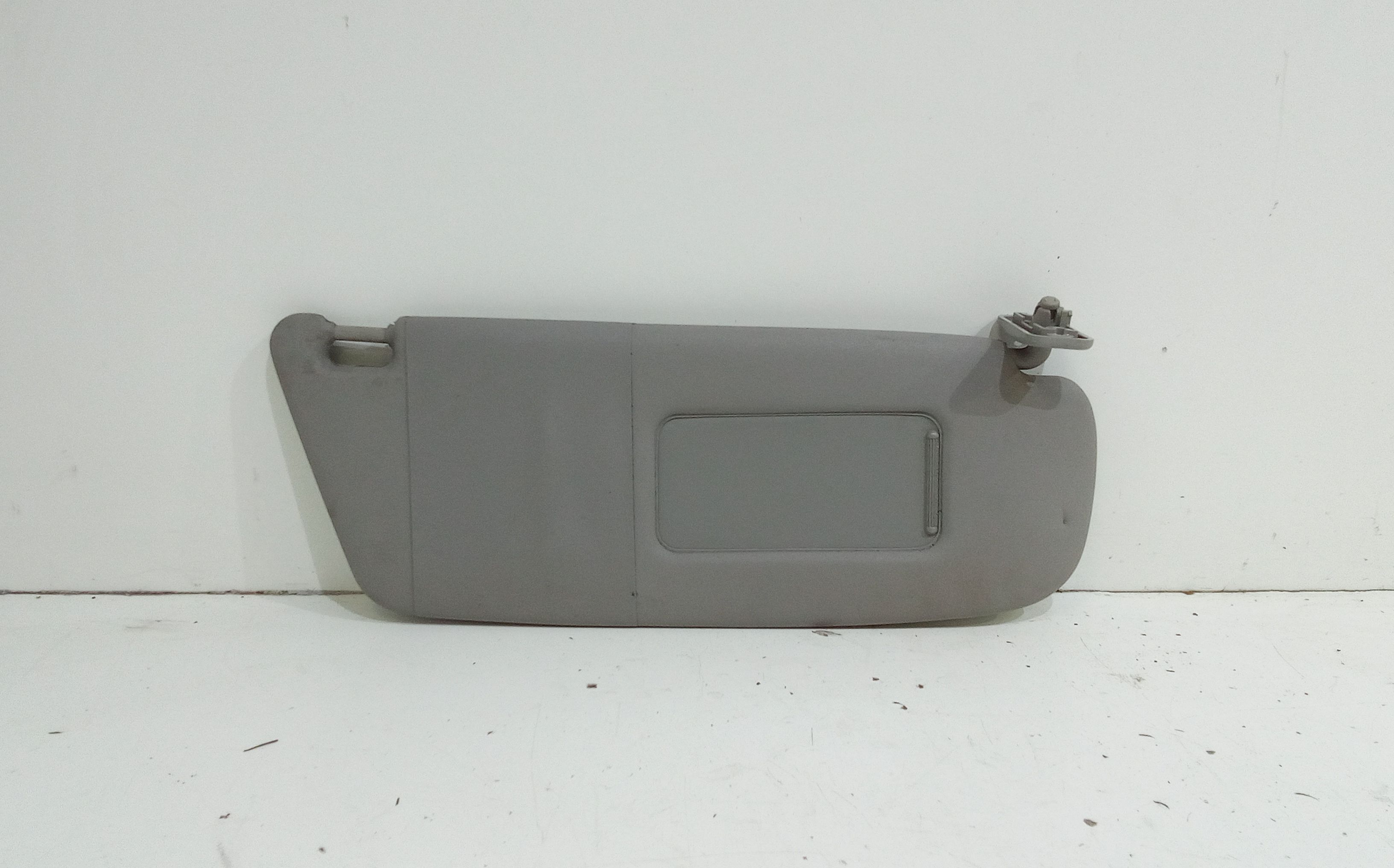 Aletta Parasole Parabrezza Destro 13130073 Usato