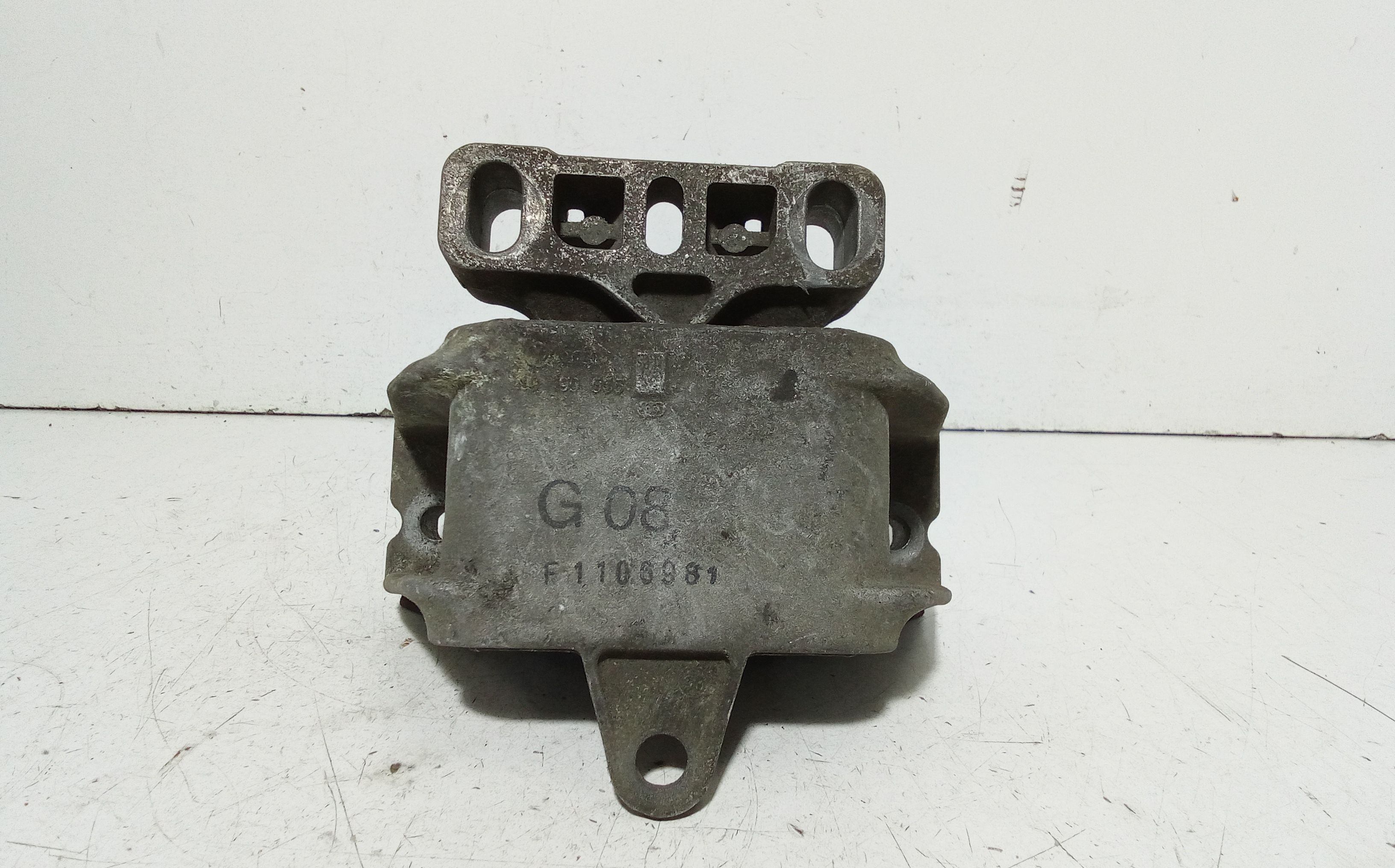 Piastra Alloggiamento Supporto Motore (Con Eventuale Bielletta O Tirante Associato) Usato