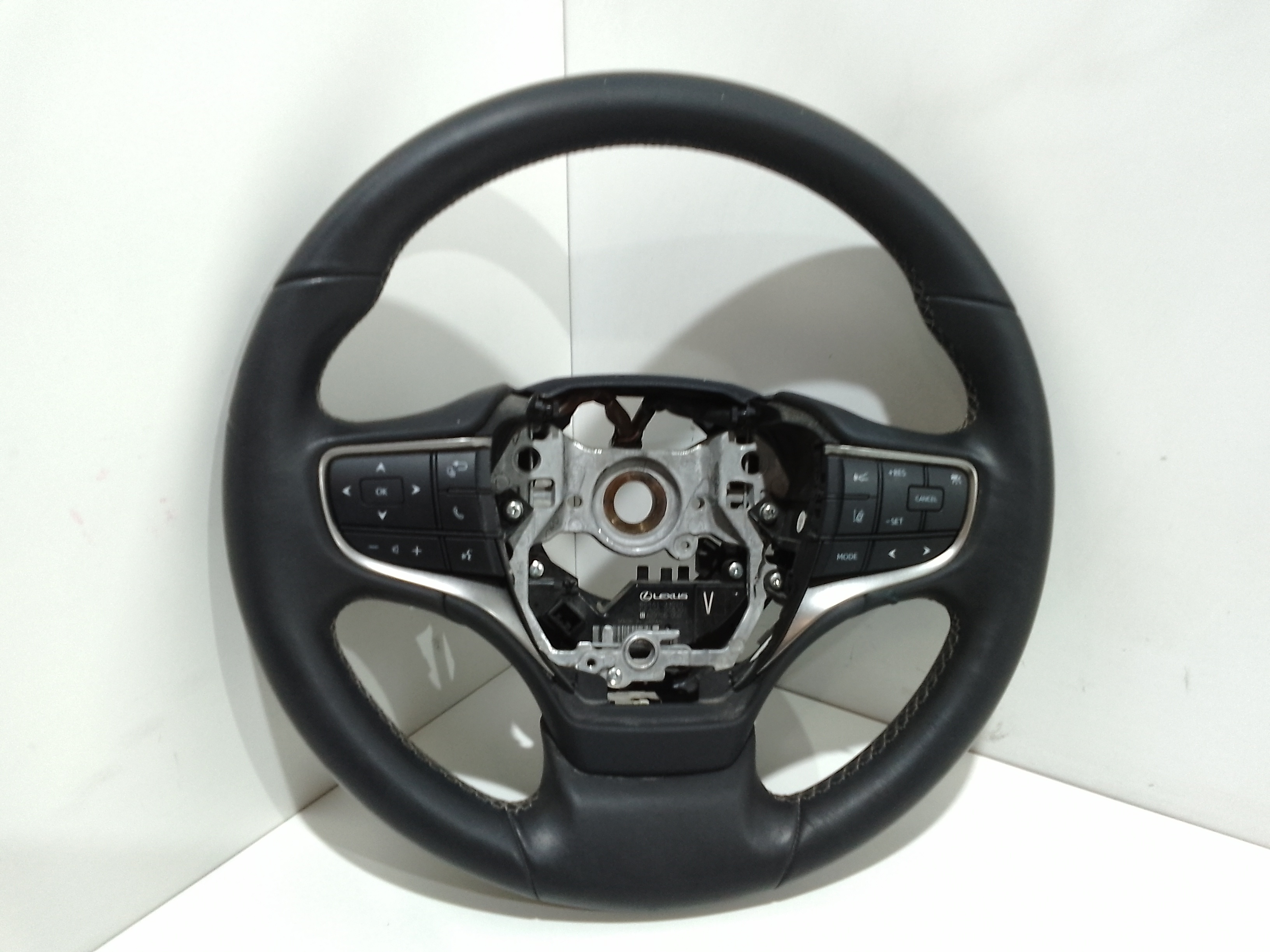 Volante 4510076180C0 Usato