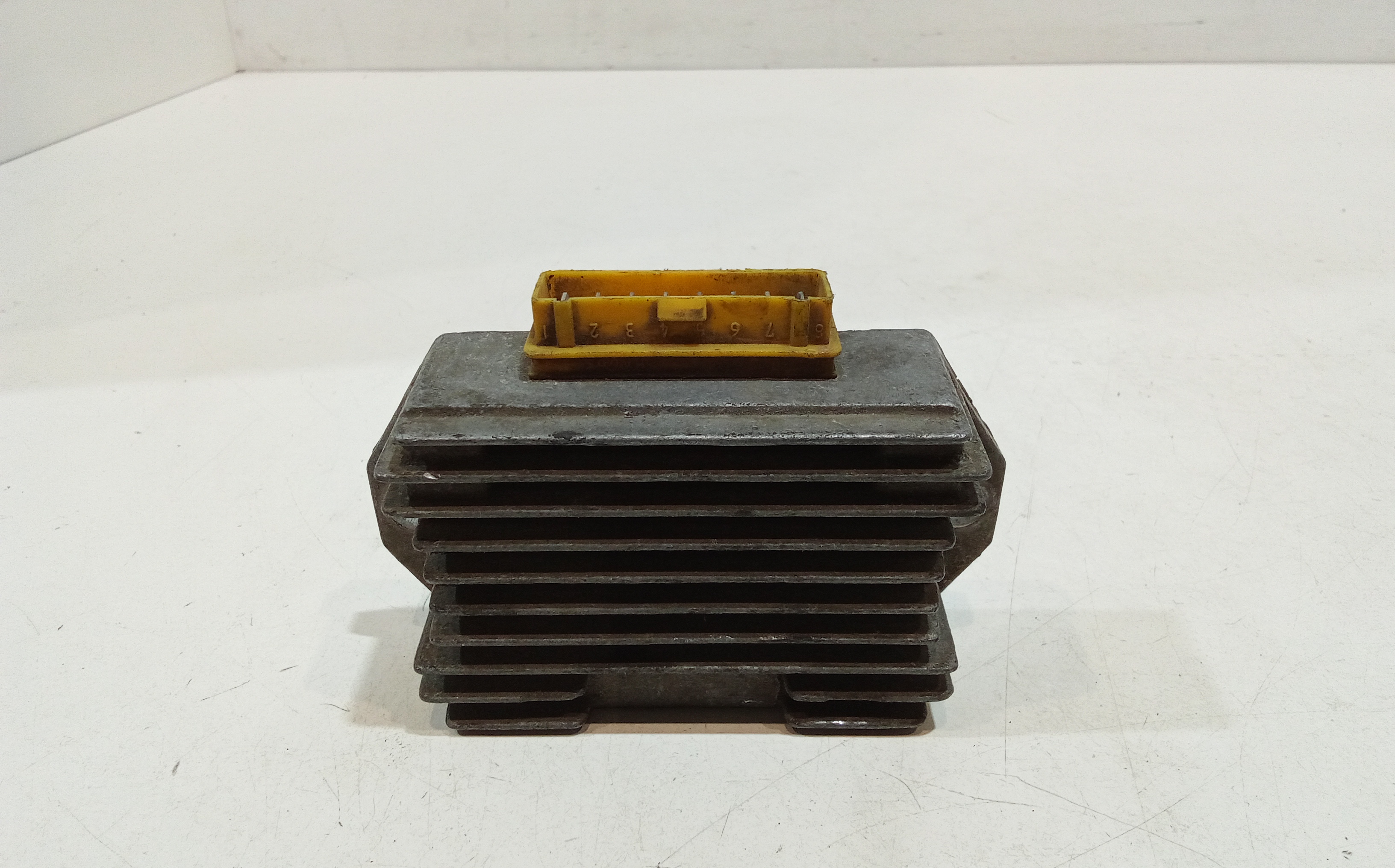 Regolatore Tensione Usato