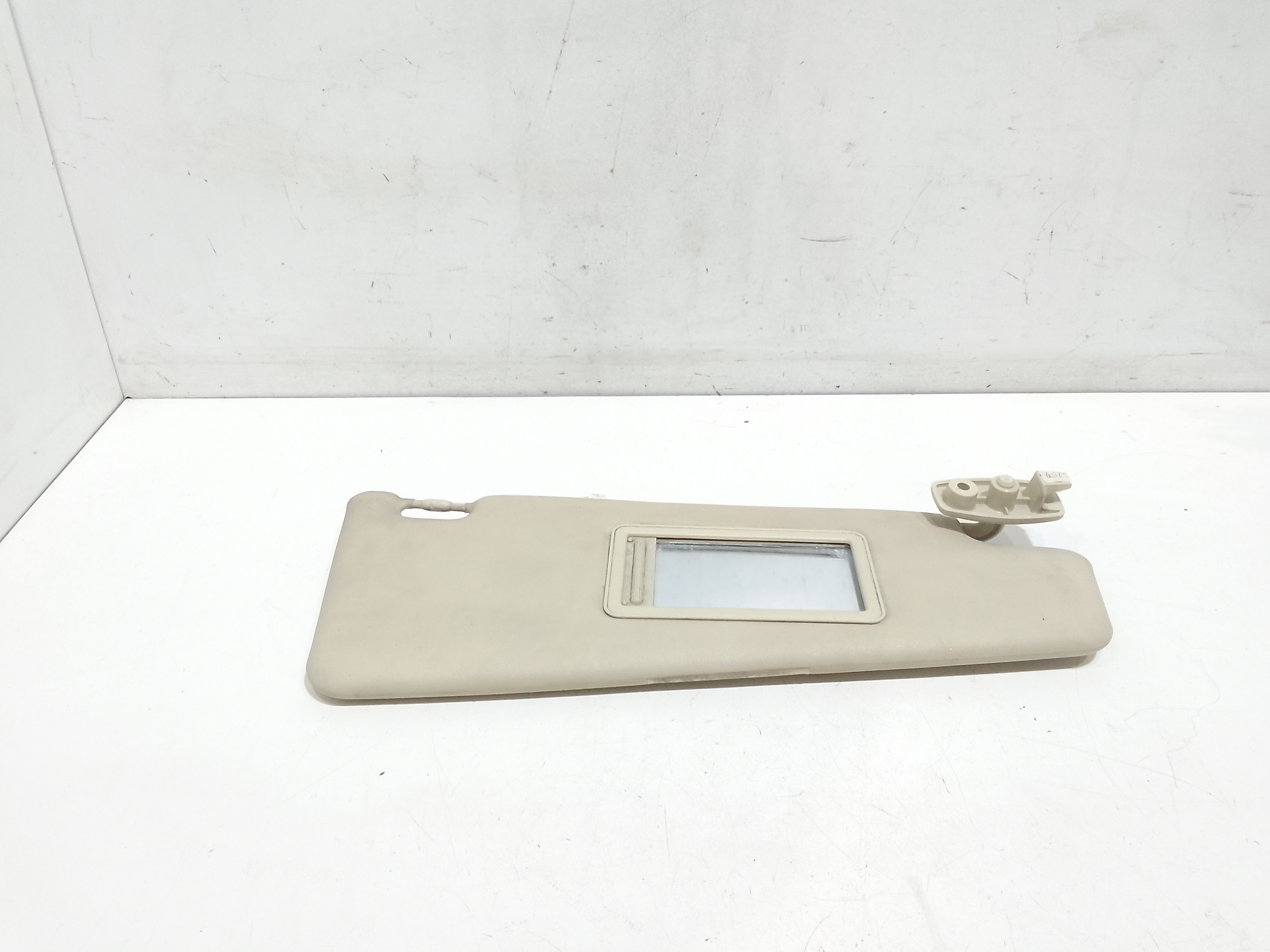 Aletta Parasole Parabrezza Destro 735383410 Usato