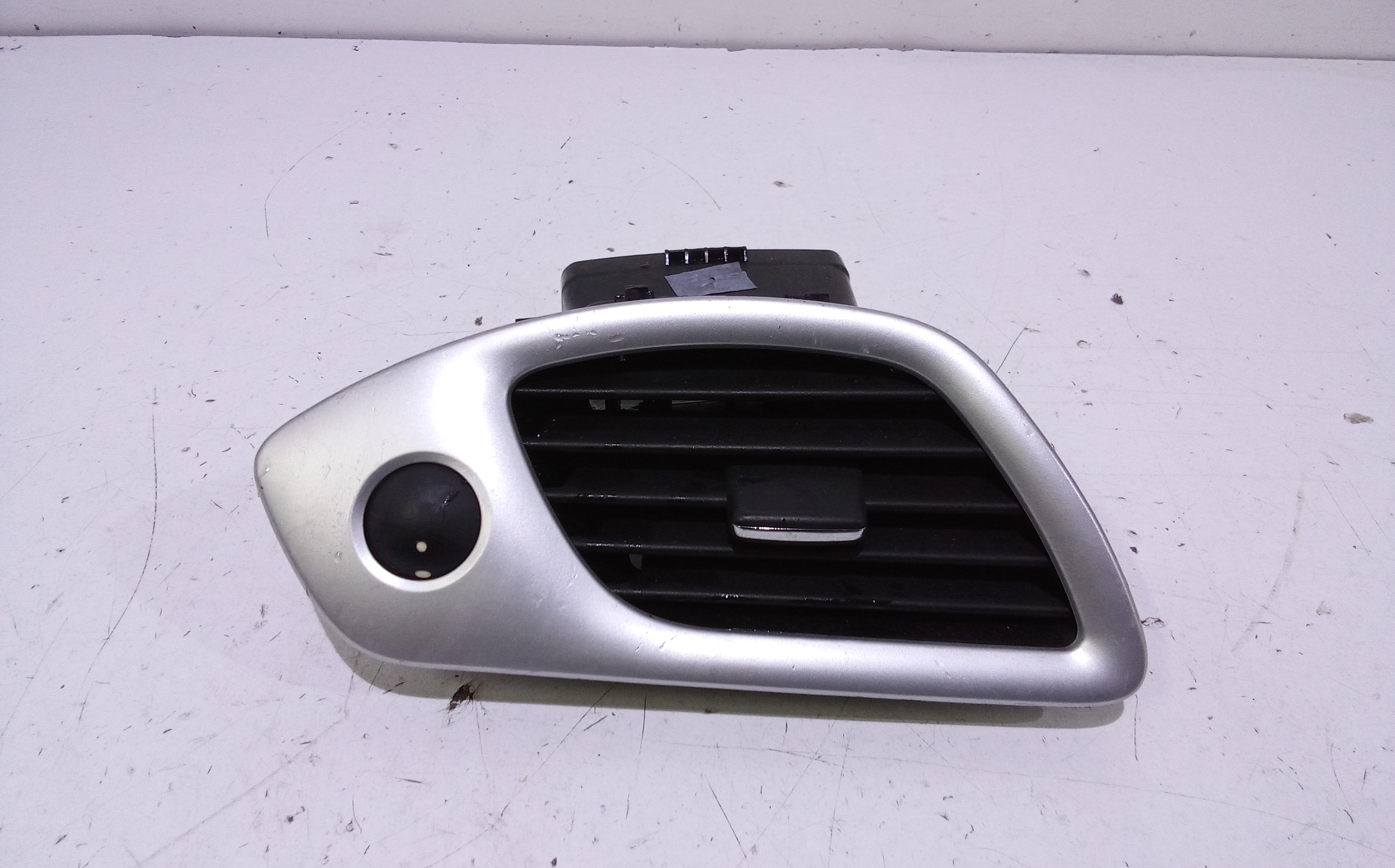 Condotto Aria Bocchette Lat. Cruscotto Sinistro 278710002R Usato