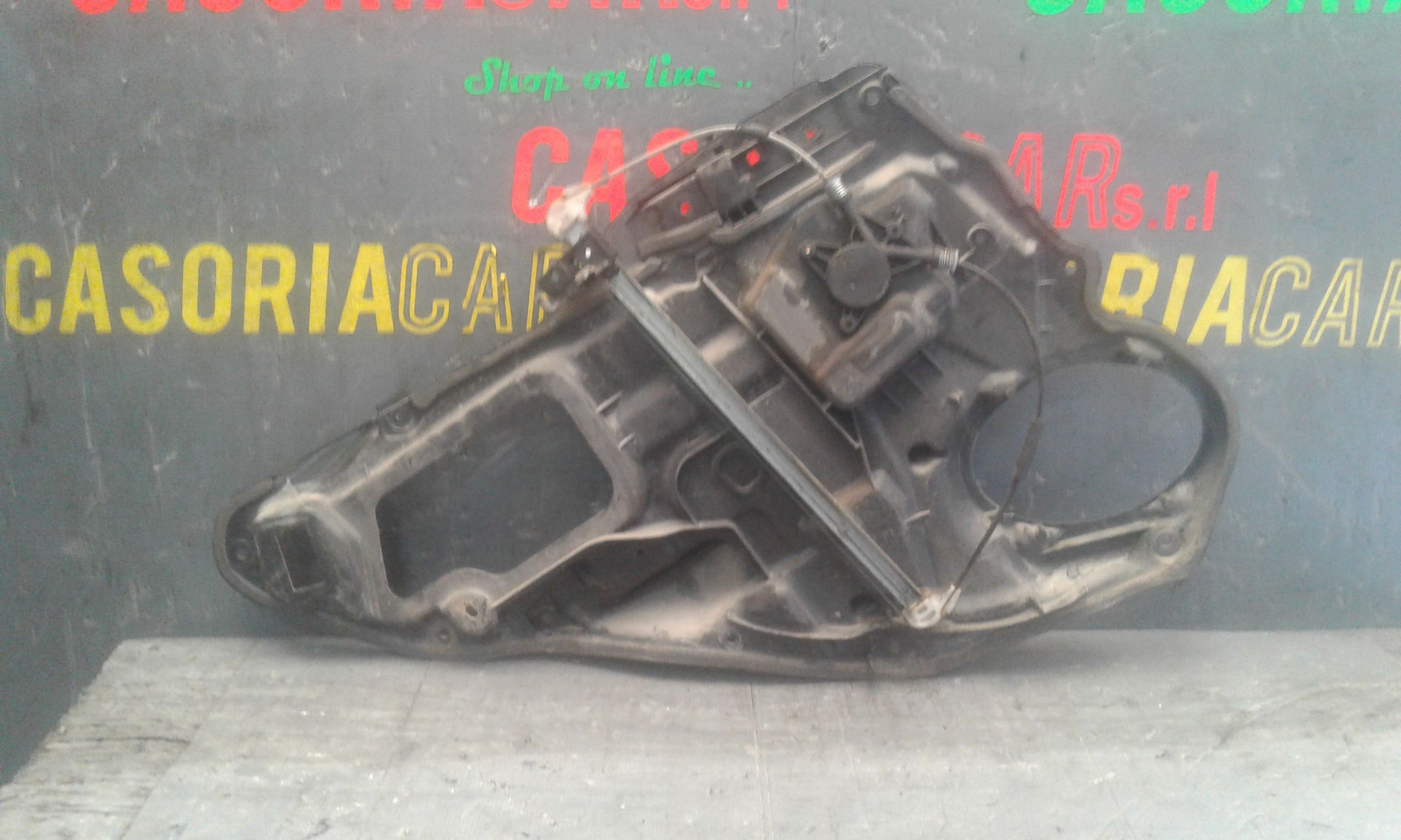 Alzacristallo Porta Post. Destro GJ6E72560D Usato