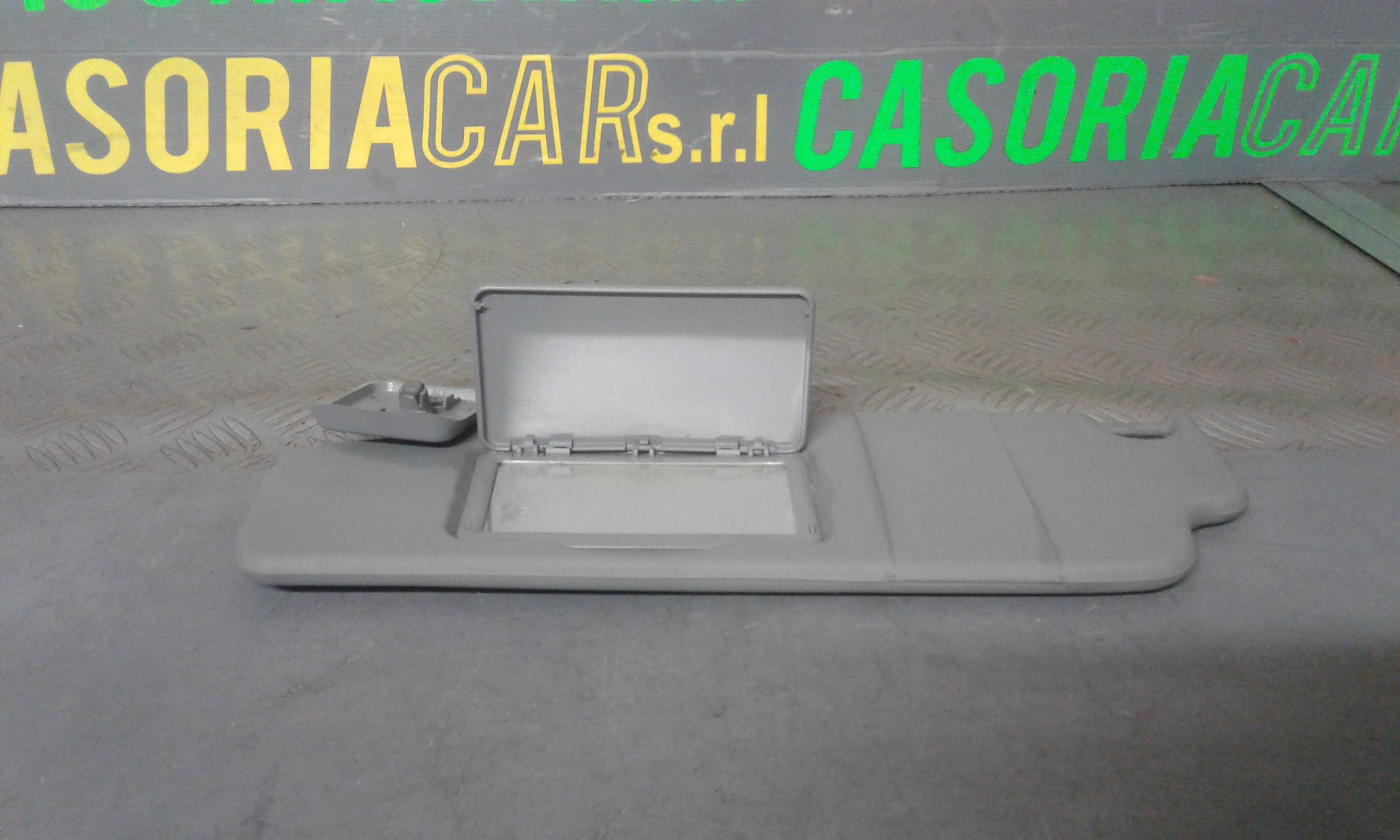 Aletta Parasole Parabrezza Sinistro 8200190790 Usato