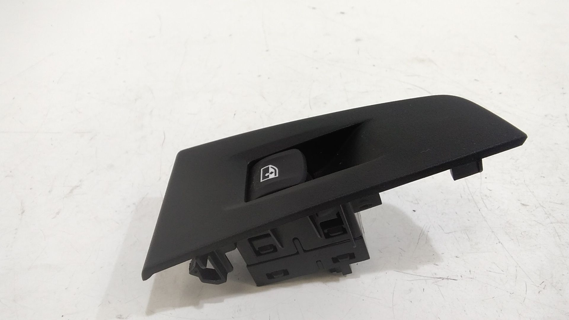 Interruttore Alzacristalli Porta Post. Destro 61317950756 Usato