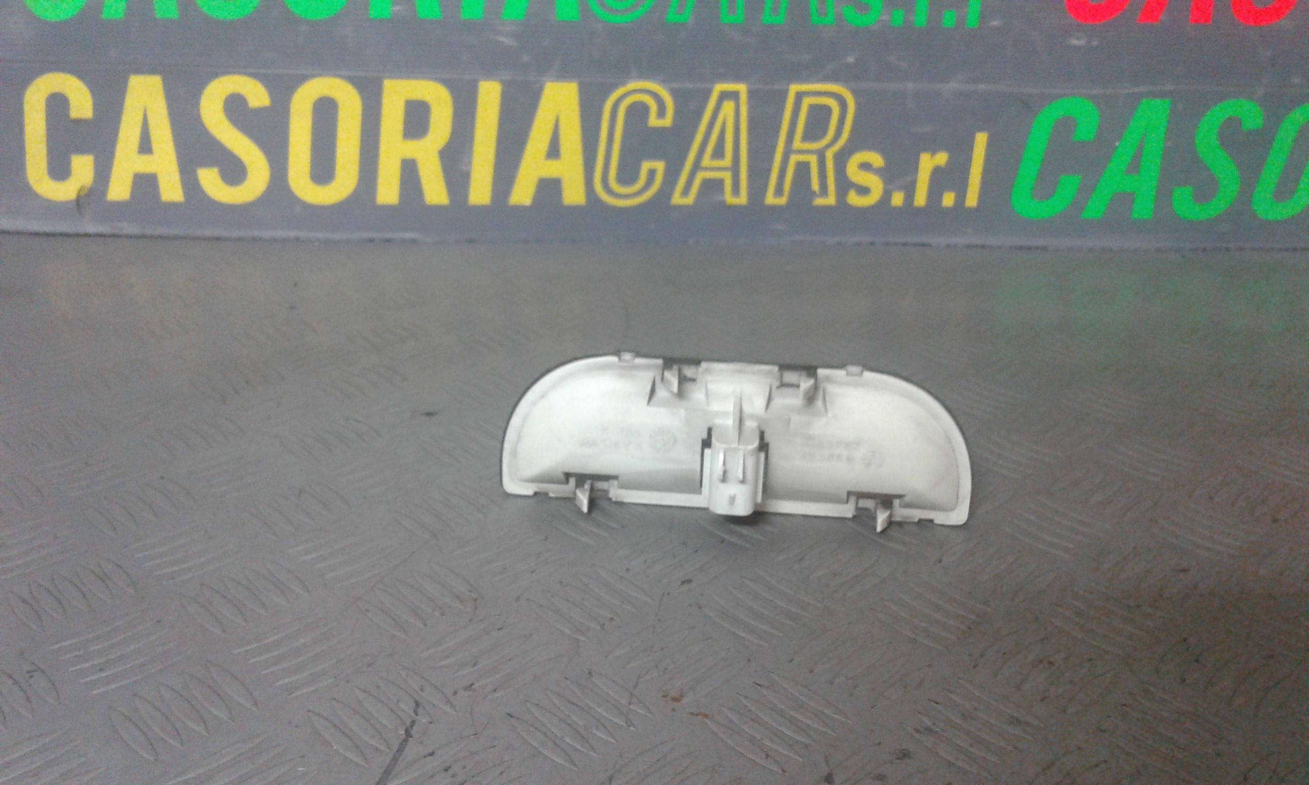 Luce Cortesia Centr. Tetto Usato