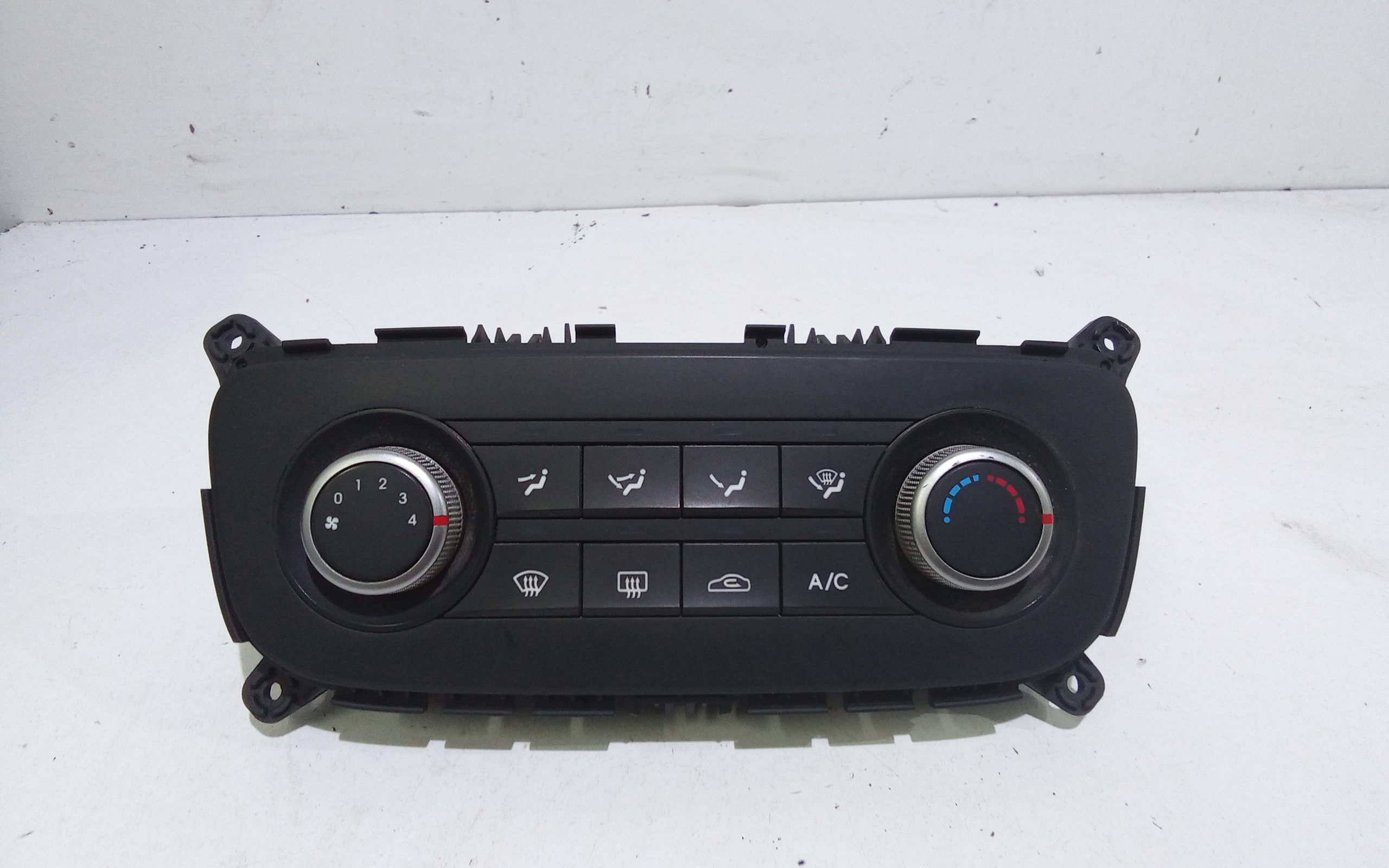 Blocco Comando Climatizzazione 972501P050EQ Usato