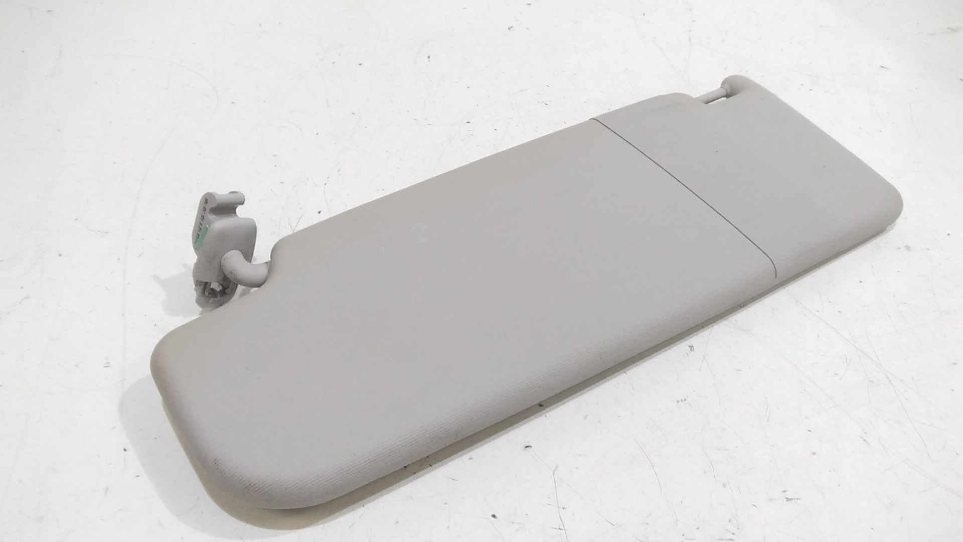 Aletta Parasole Parabrezza Sinistro 6R0857551K2F4 Usato