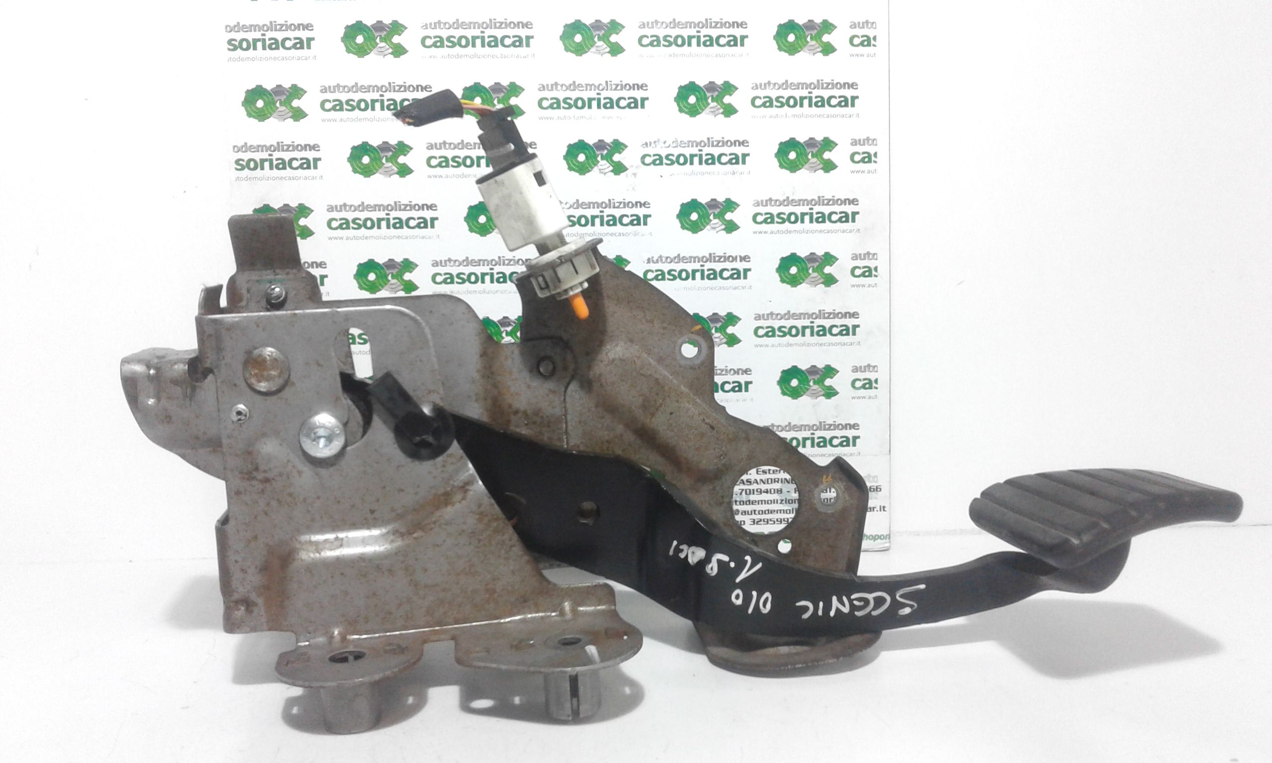 Pedale Freno 465010016R Usato