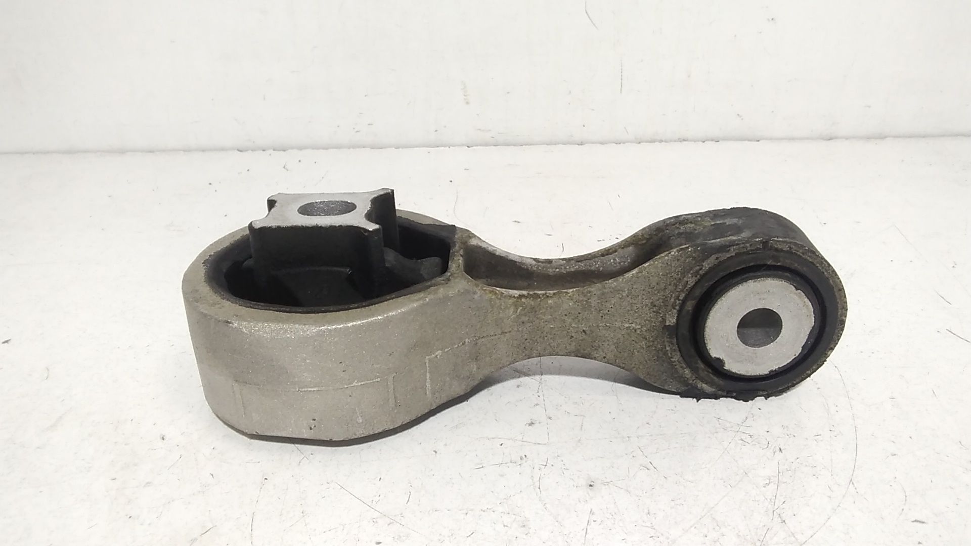 Piastra Alloggiamento Supporto Motore (Con Eventuale Bielletta O Tirante Associato) Usato