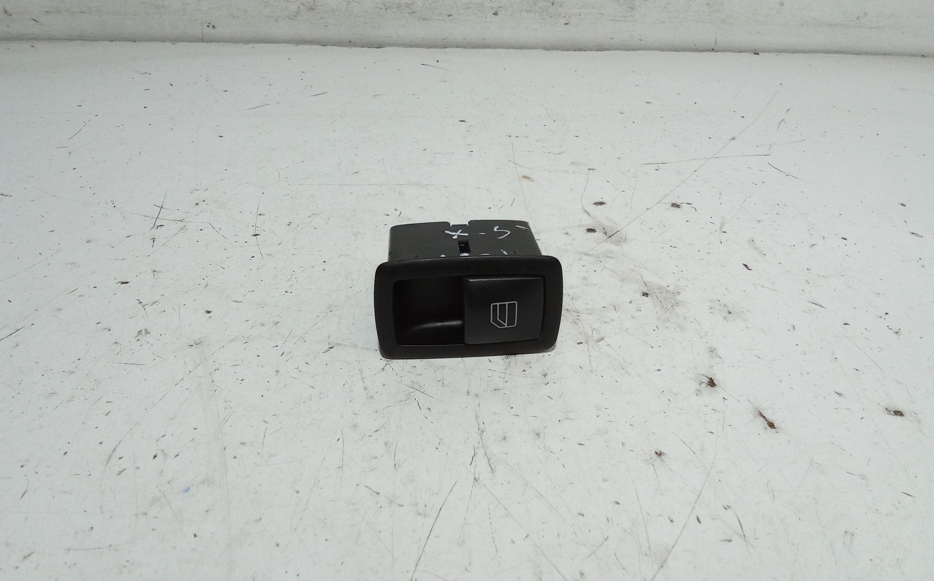 Interruttore Alzacristalli Porta Post. Sinistro A25182005109174 Usato