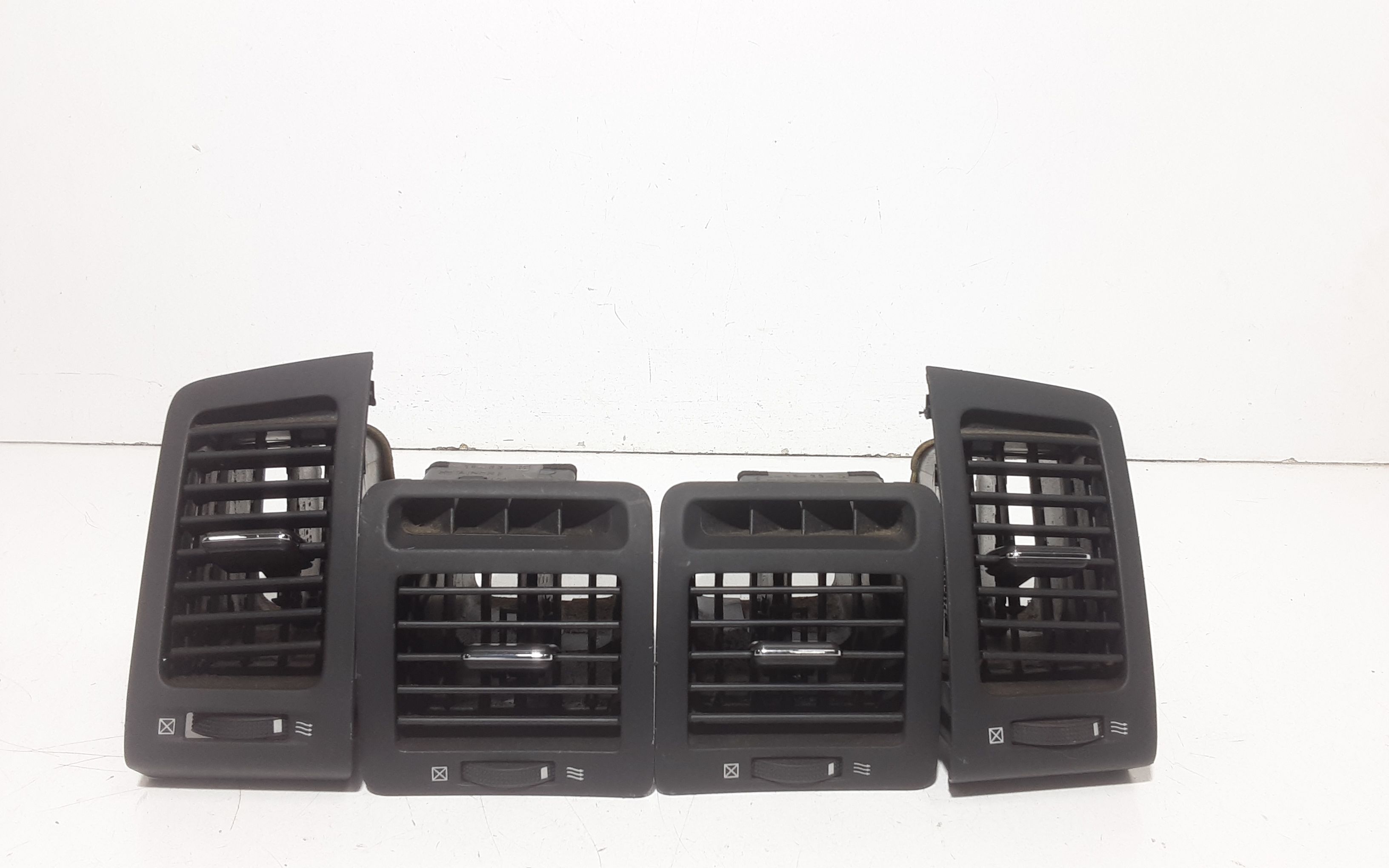 Condotto Aria Bocchette Centr. Sup. Cruscotto 5584413020 Usato