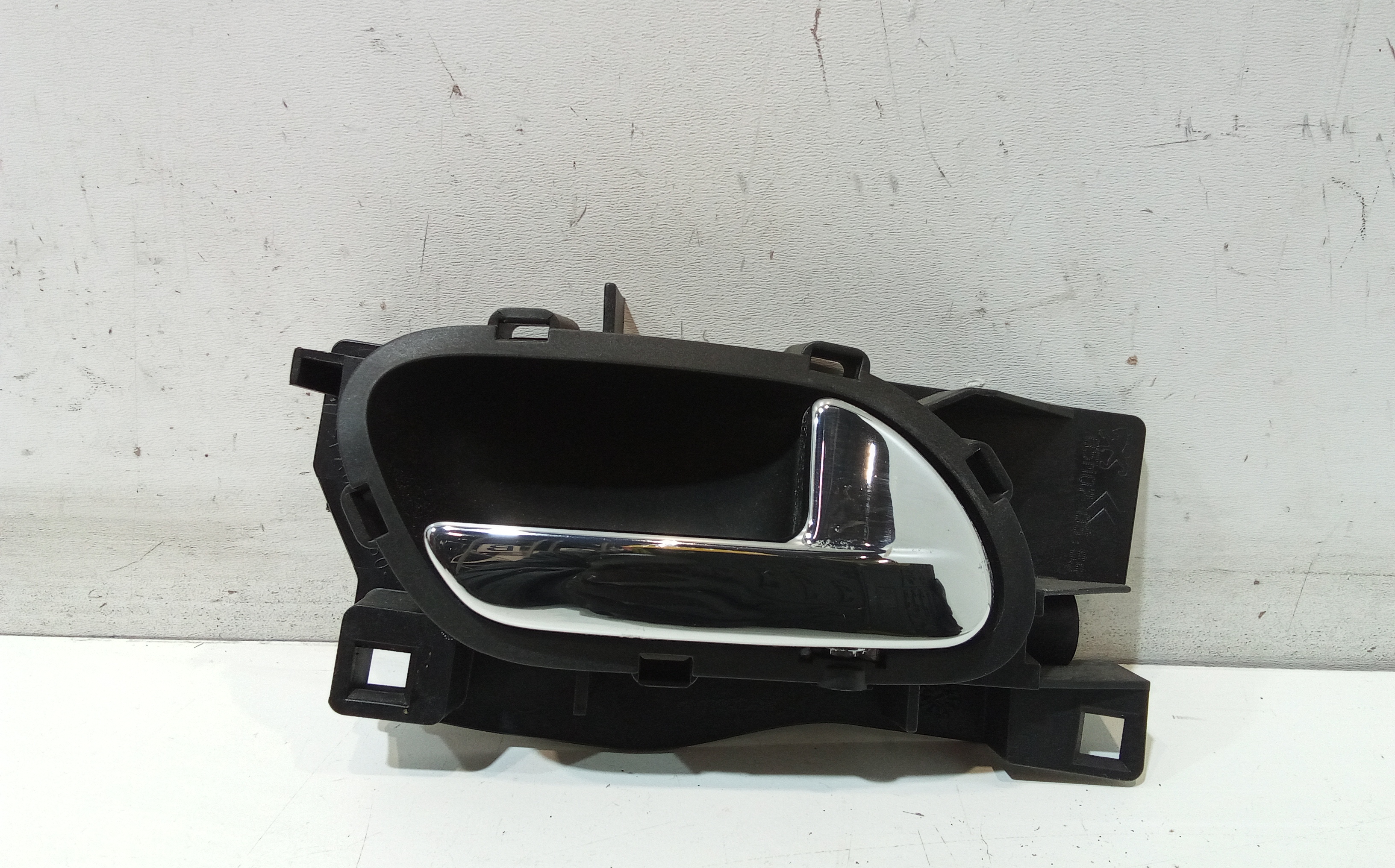 Maniglia Int. Apertura Porta Ant. Destro Usato