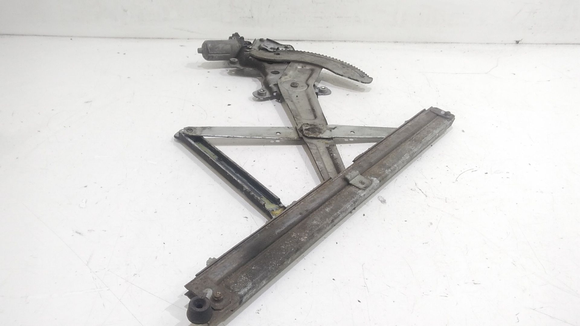 Alzacristallo Porta Ant. Destro 8341062J00000 Usato