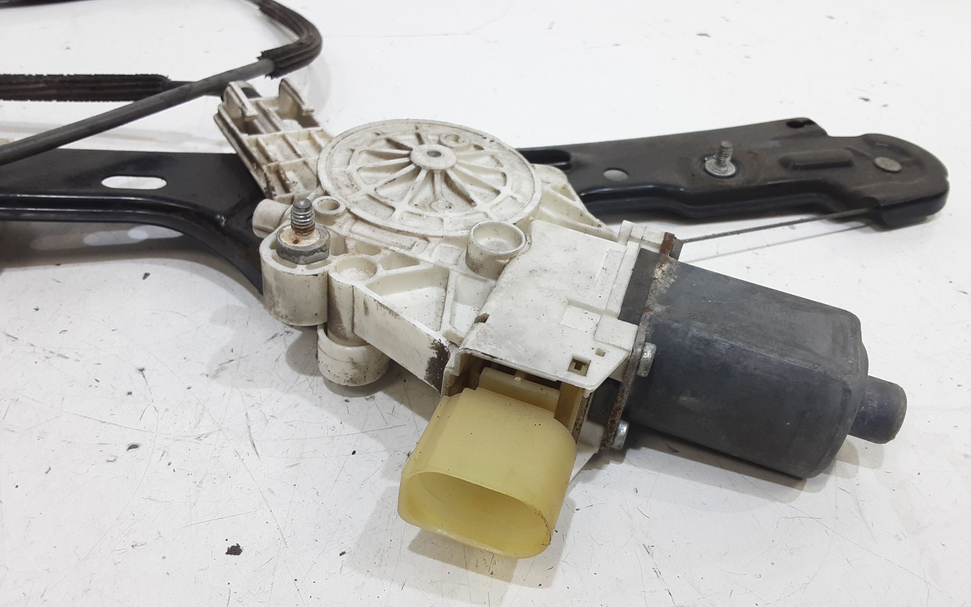 Alzacristallo Porta Ant. Destro 51337138466 Usato