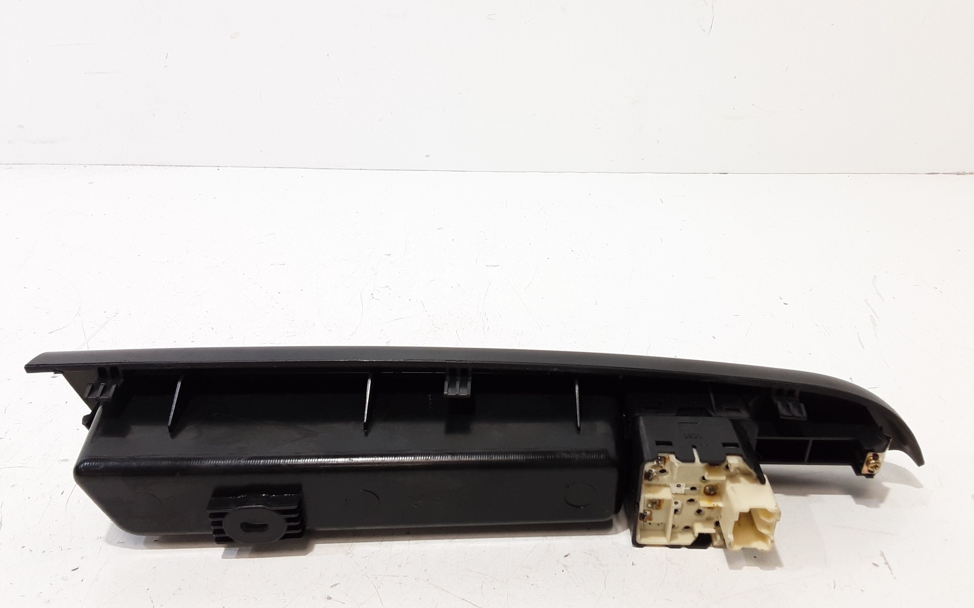 Interruttore Alzacristalli Porta Ant. Sinistro 96602501 Usato