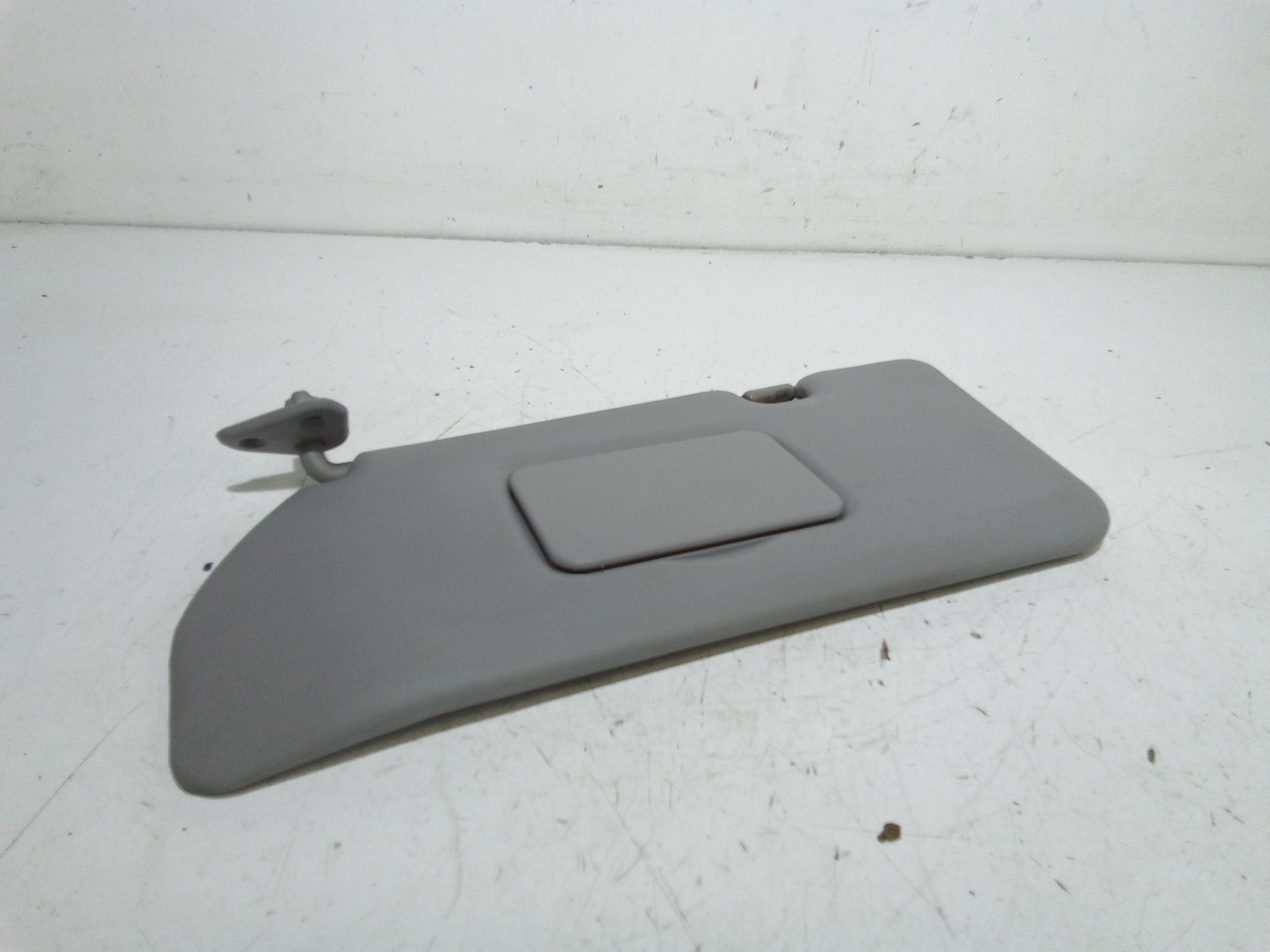 Aletta Parasole Parabrezza Sinistro 96401BM470 Usato