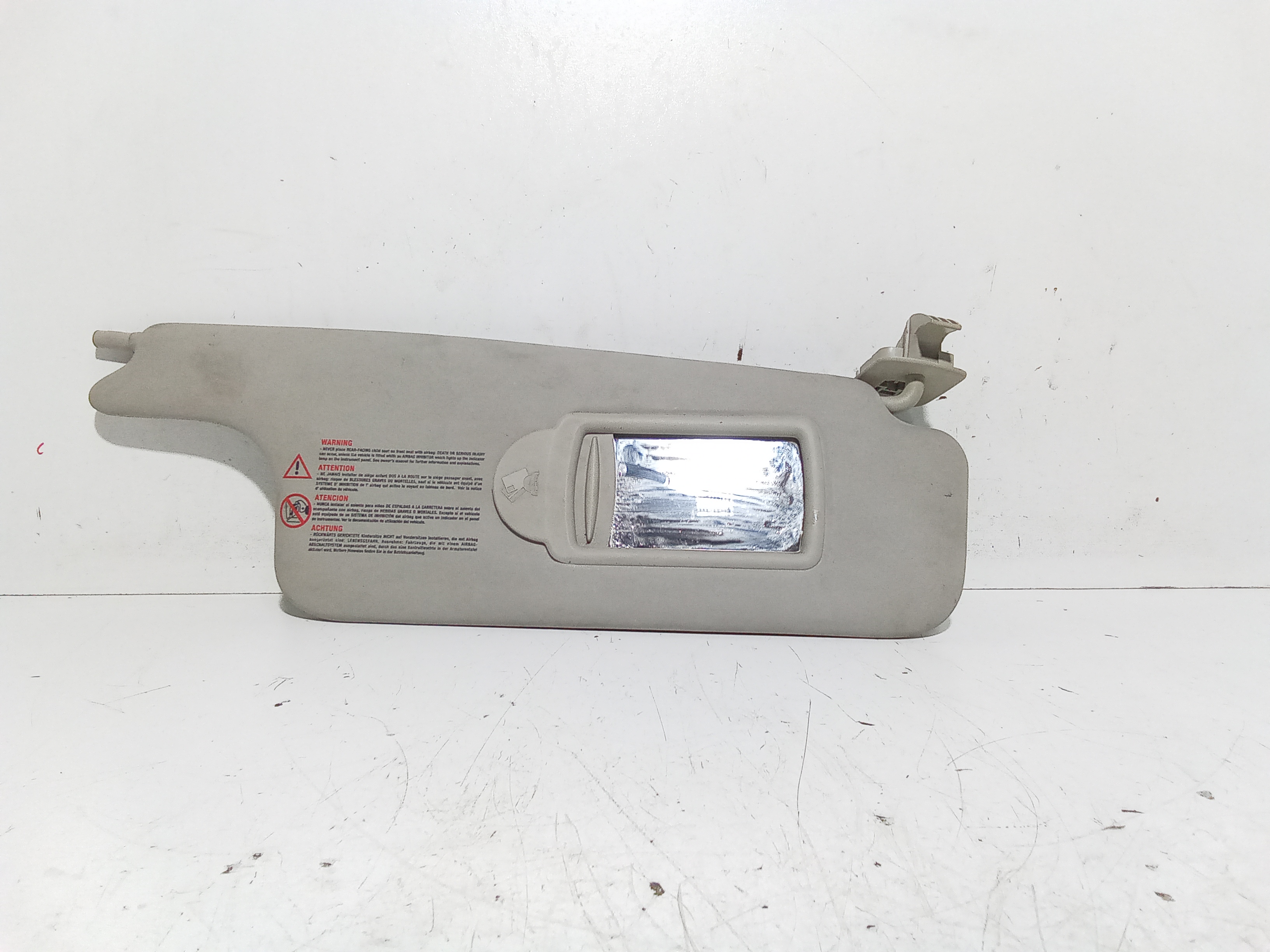 Aletta Parasole Parabrezza Sinistro 8200246823 Usato