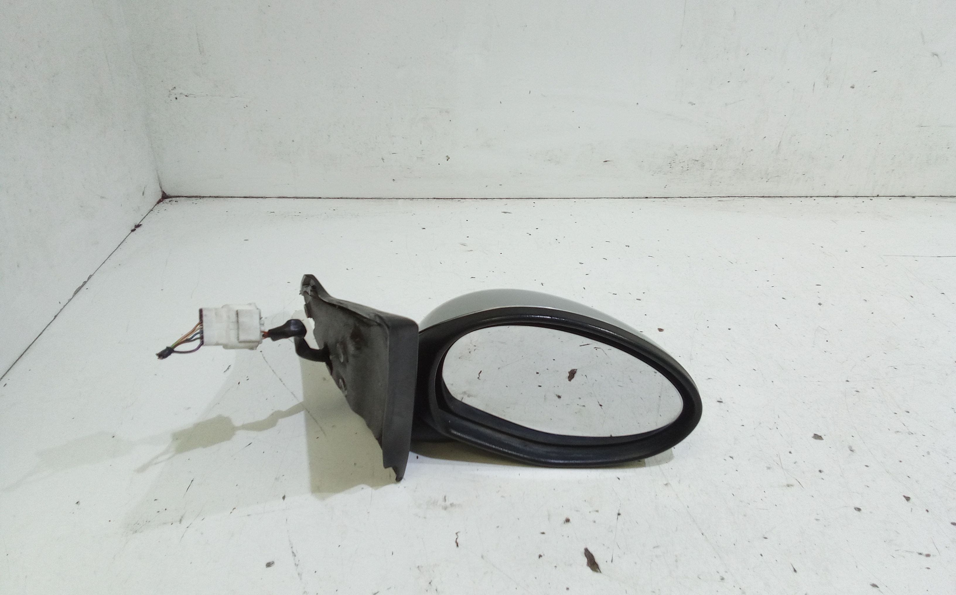 Retrovisore Est. Destro Usato