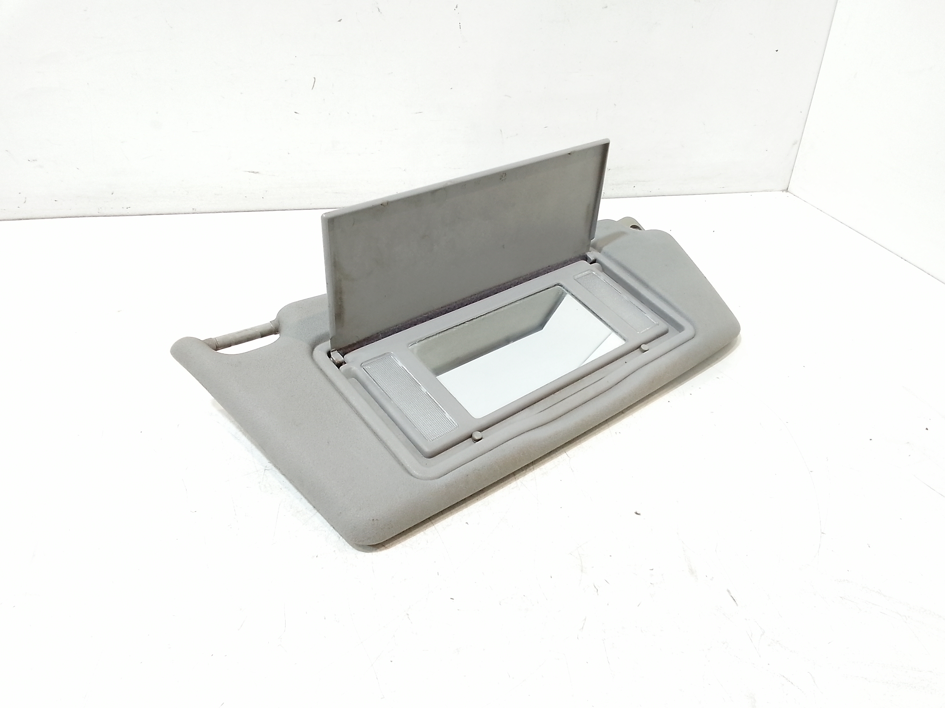 Aletta Parasole Parabrezza Destro 13113045 Usato