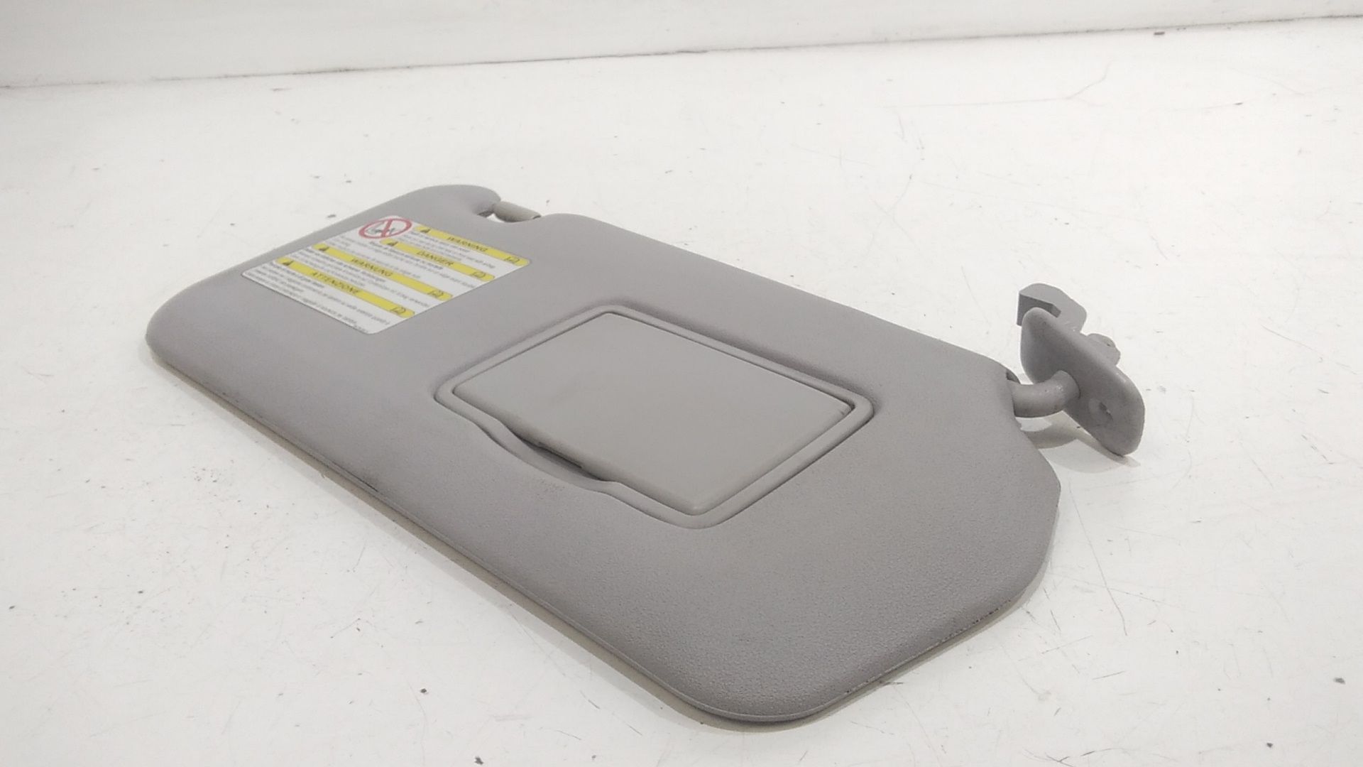 Aletta Parasole Parabrezza Destro 1K0857552L2F4 Usato