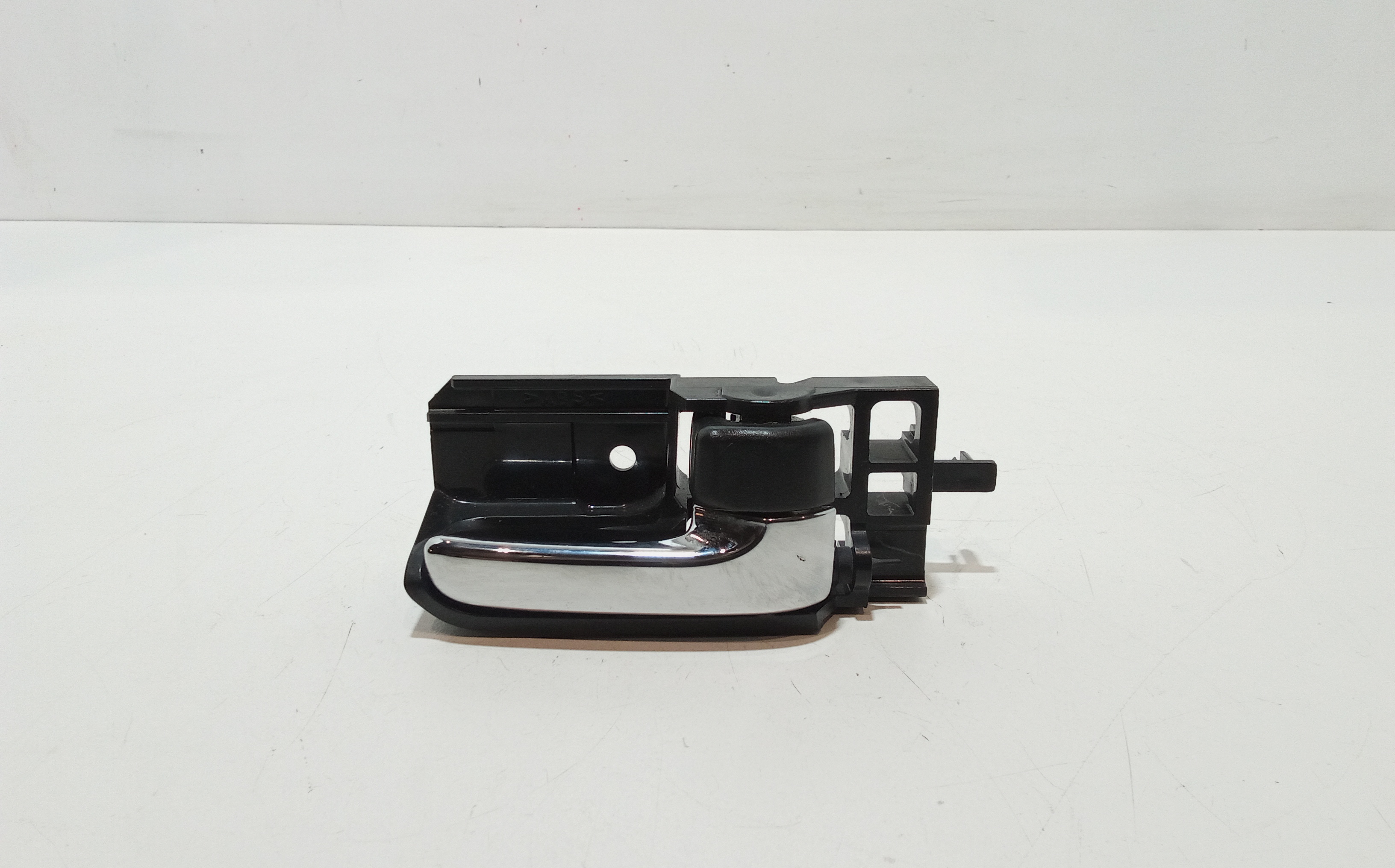 Maniglia Int. Apertura Porta Ant. Sinistro 69206B1010 Usato