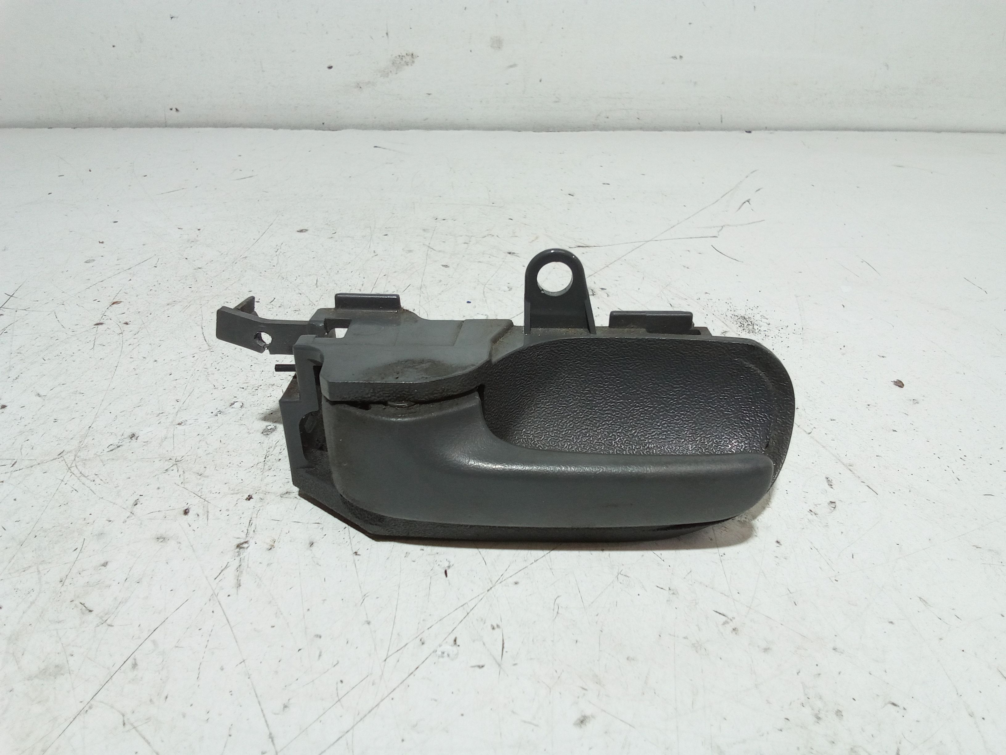 Maniglia Int. Apertura Porta Ant. Sinistro 692060D060B2 Usato