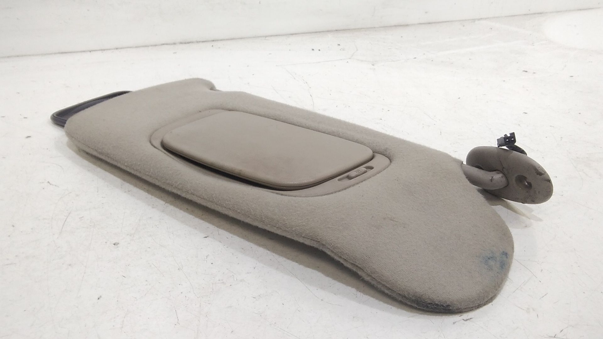 Aletta Parasole Parabrezza Destro K0TR96TL2AA Usato