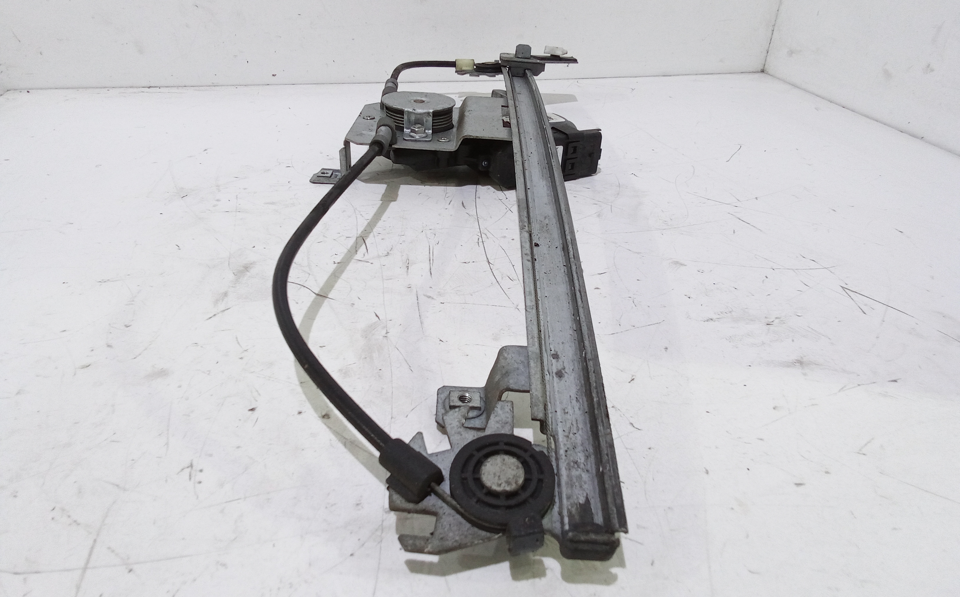 Aletta Parasole Parabrezza Sinistro 852011D030QW Usato