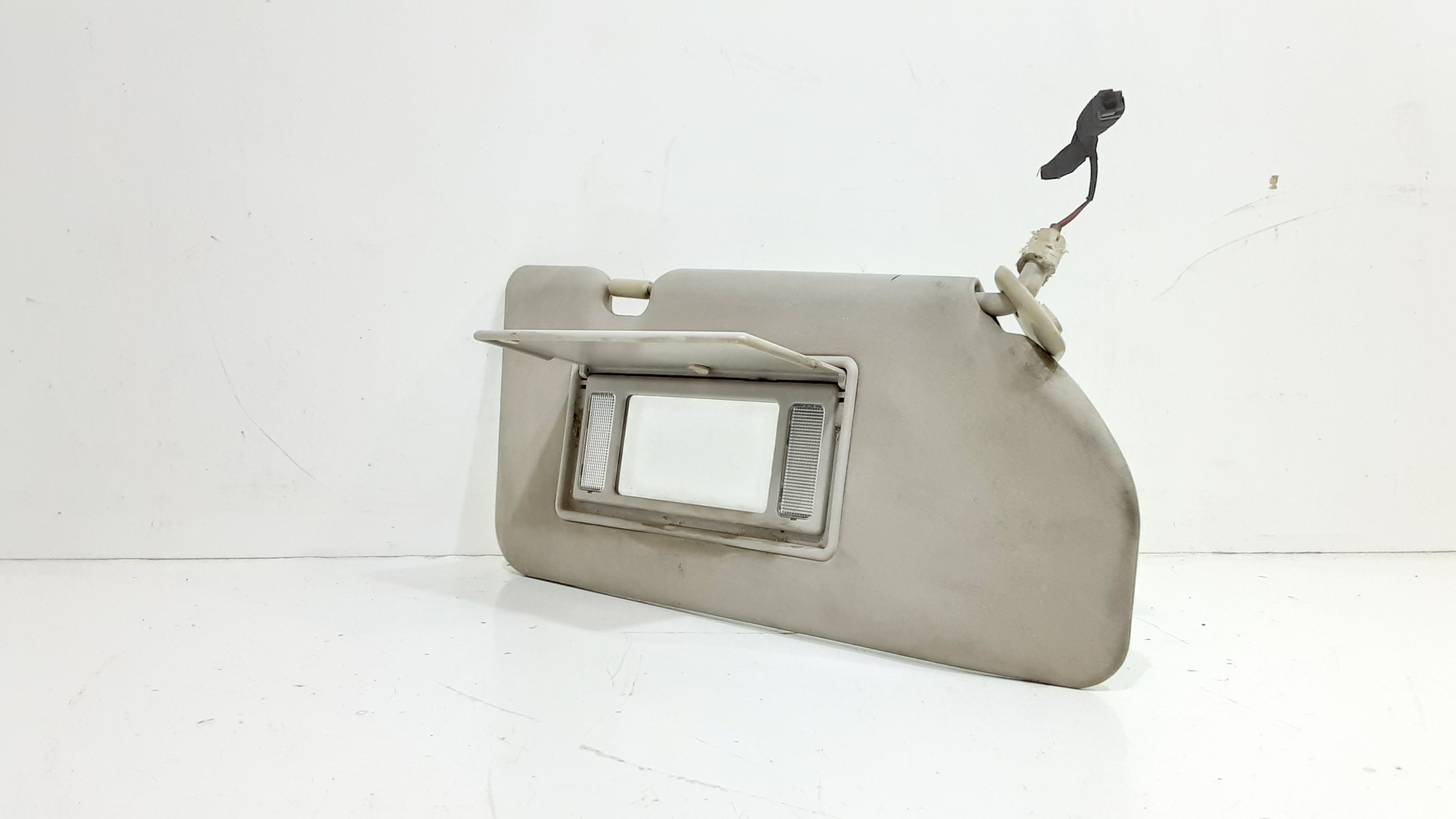 Aletta Parasole Parabrezza Destro 96400BU080 Usato