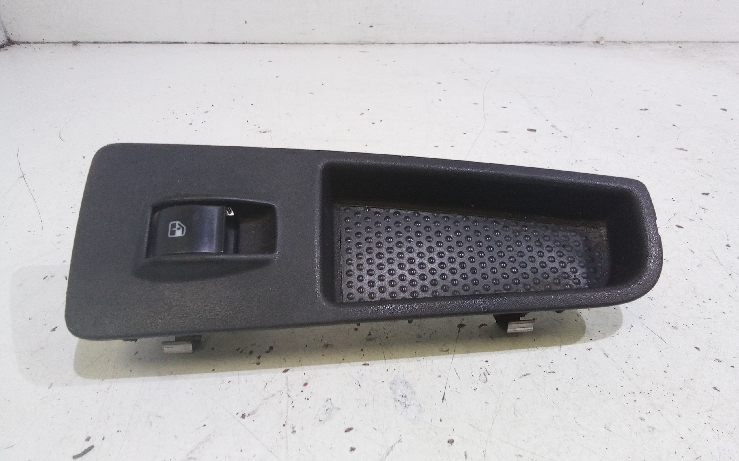 Interruttore Alzacristalli Porta Ant. Destro Usato