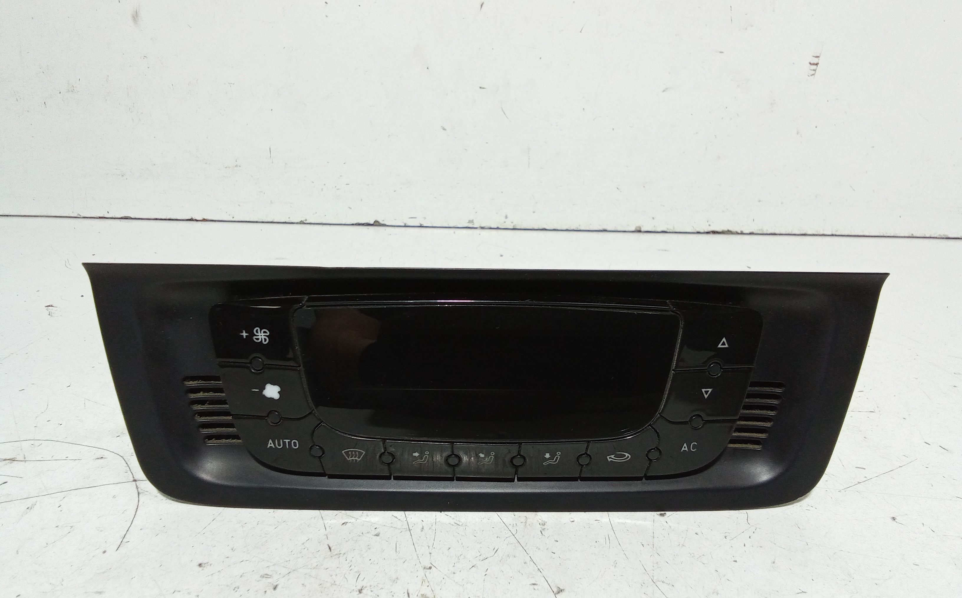 Blocco Comando Climatizzazione 6J0819045ANEE Usato