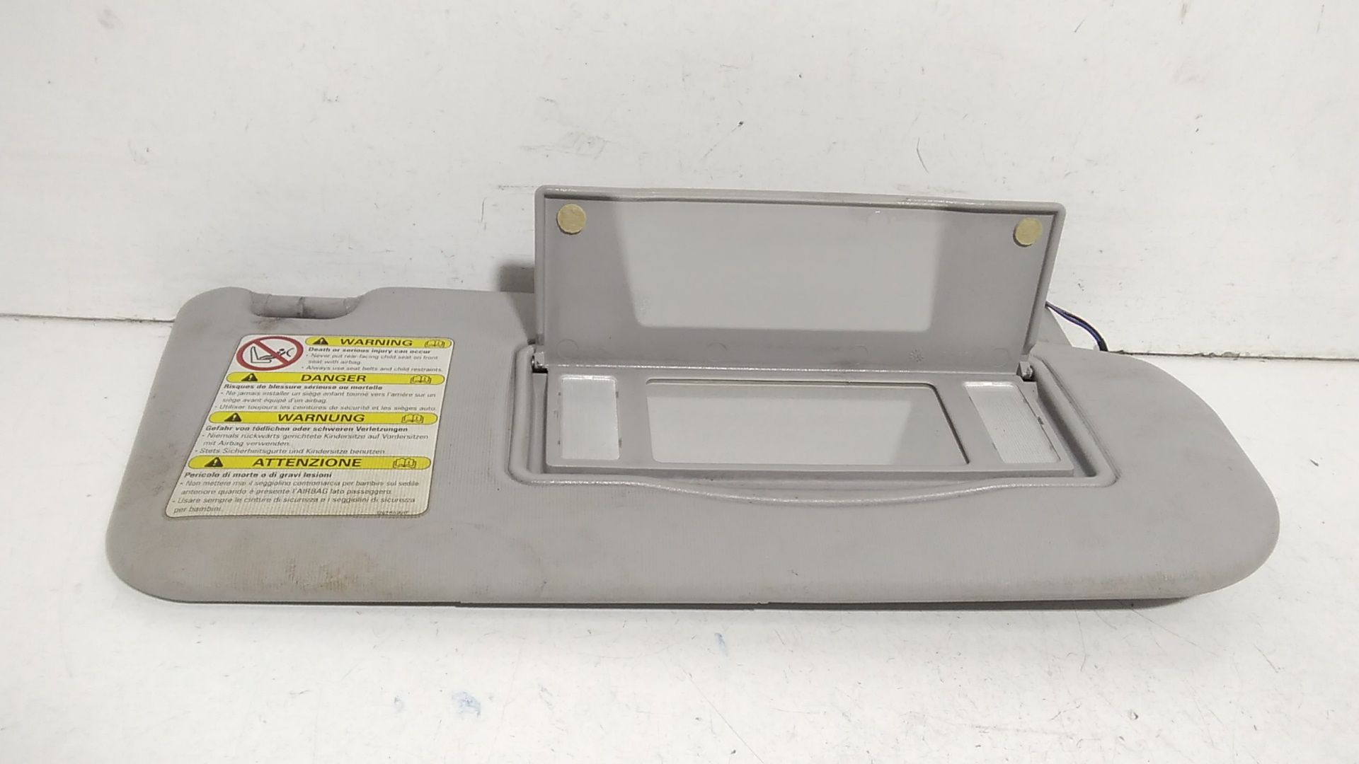 Aletta Parasole Parabrezza Destro 1K0857552H2F4 Usato