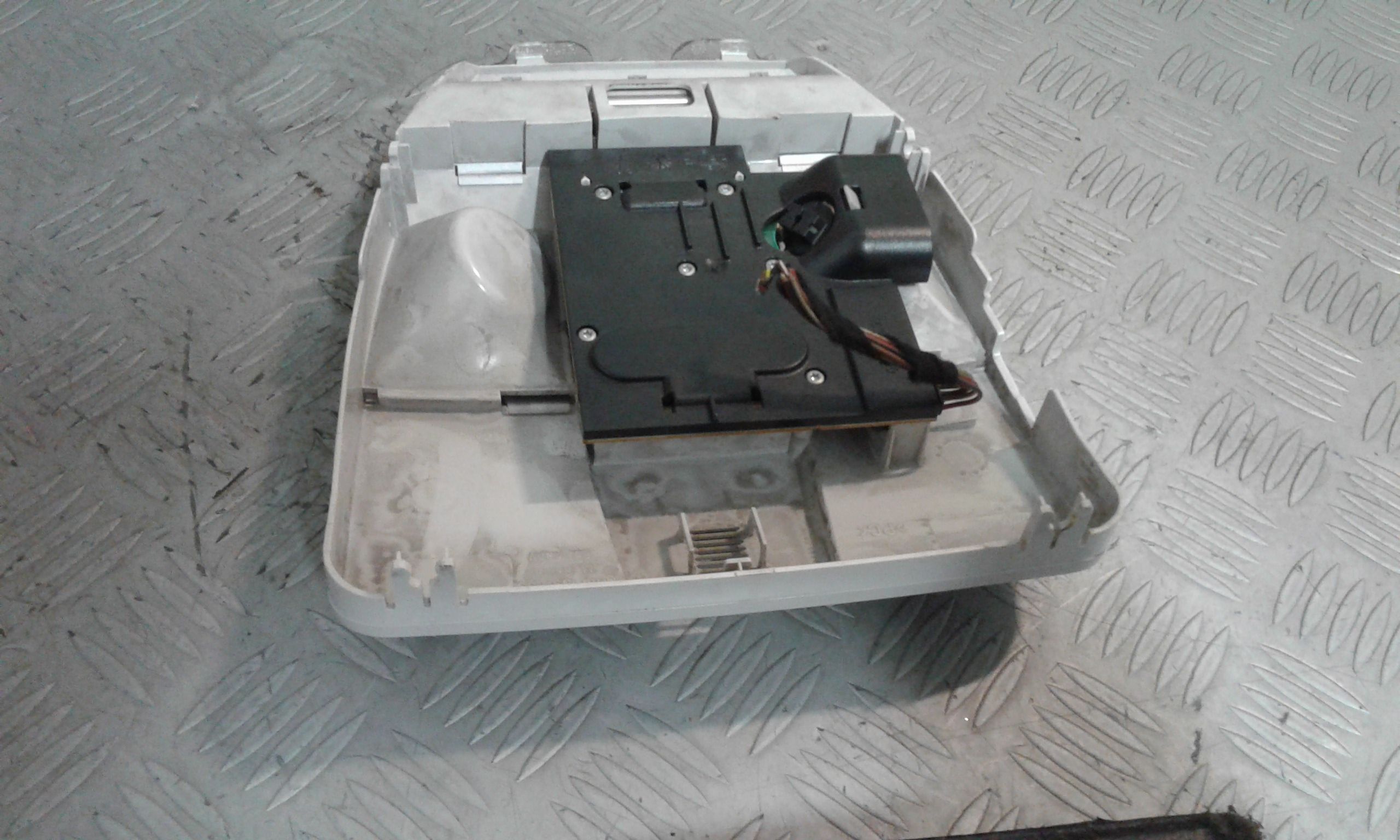 Luce Cortesia Ant. Tetto A16982000017H52 Usato