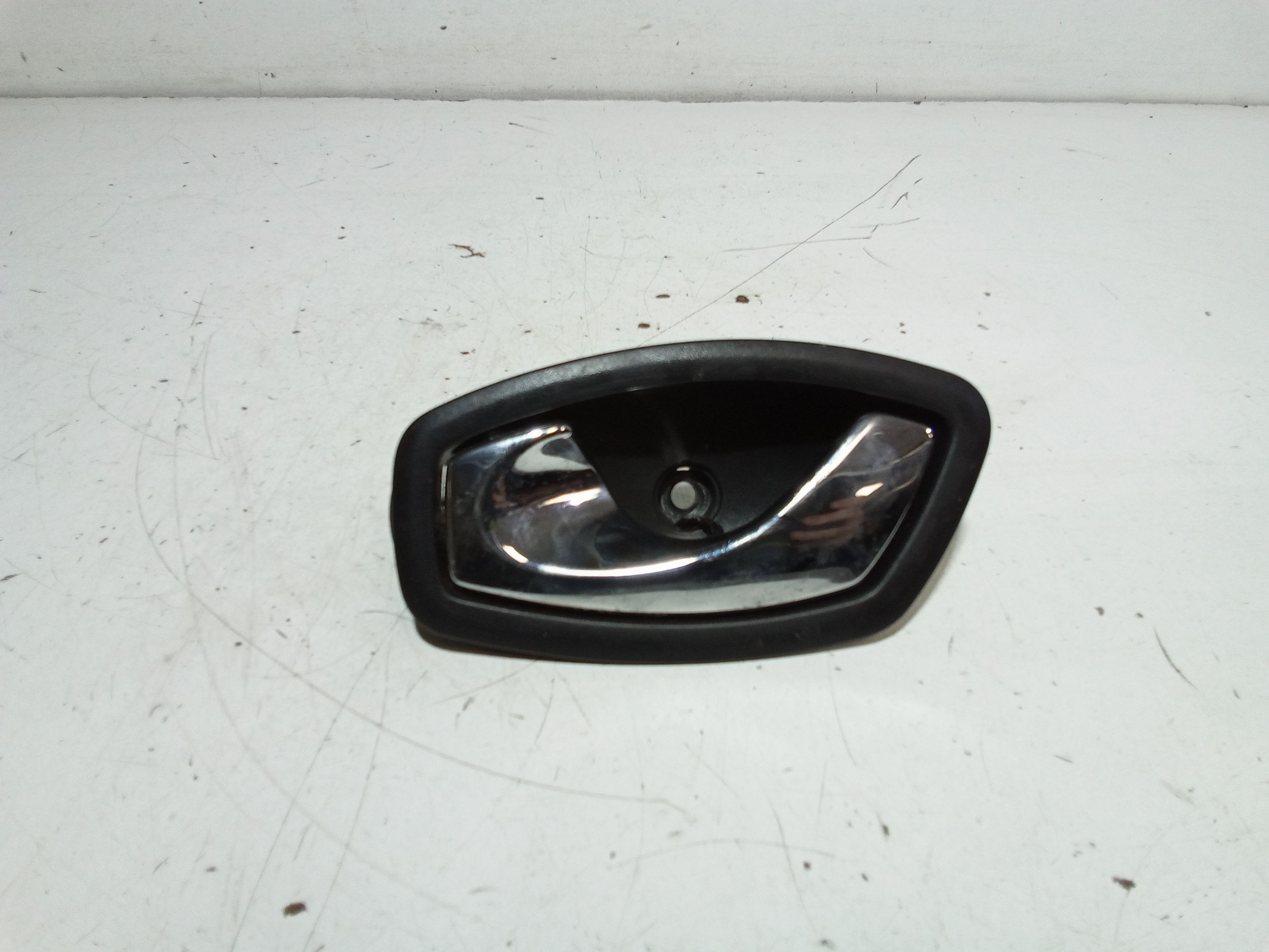 Maniglia Int. Apertura Porta Post. Sinistro 806716611R Usato