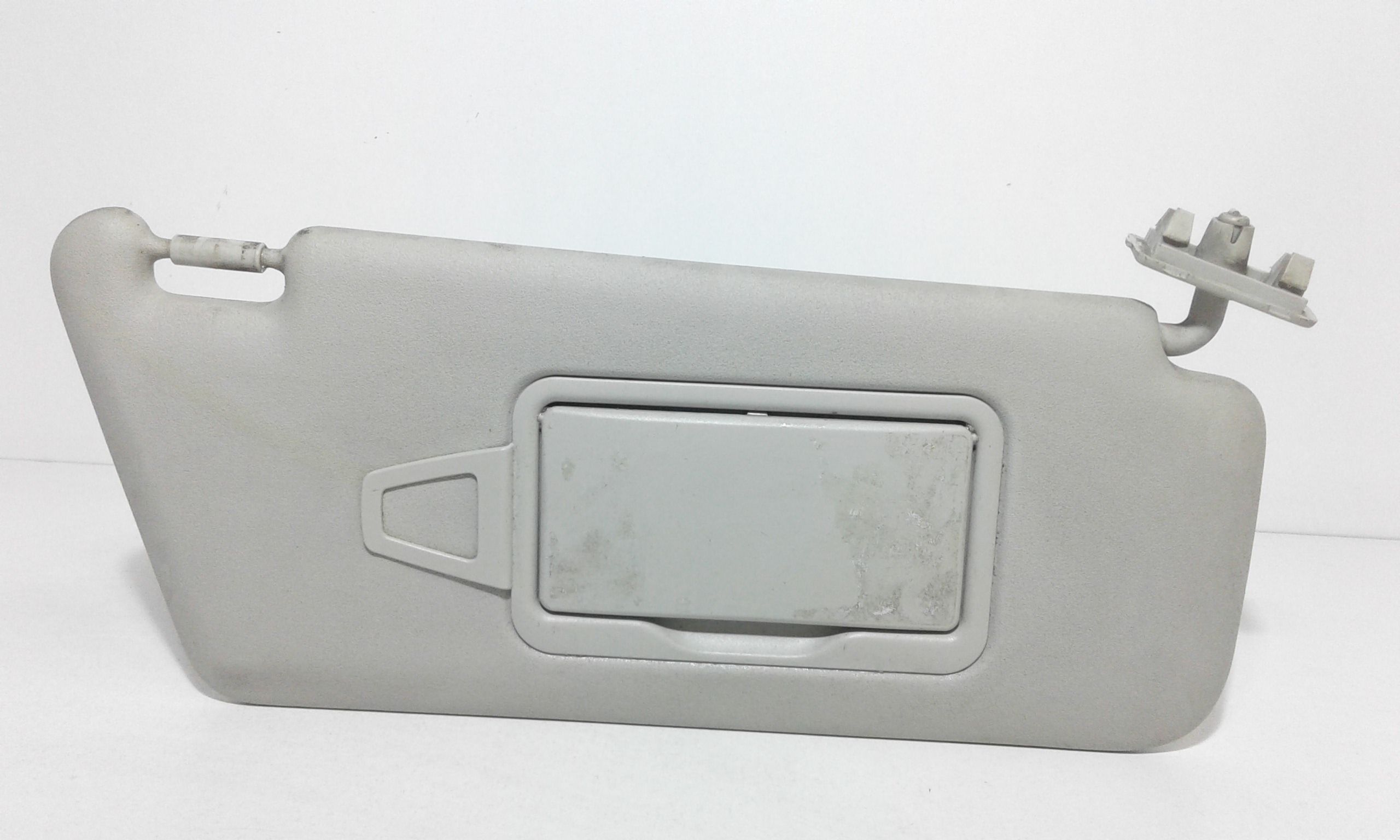 Aletta Parasole Parabrezza Destro A16981002107H48 Usato