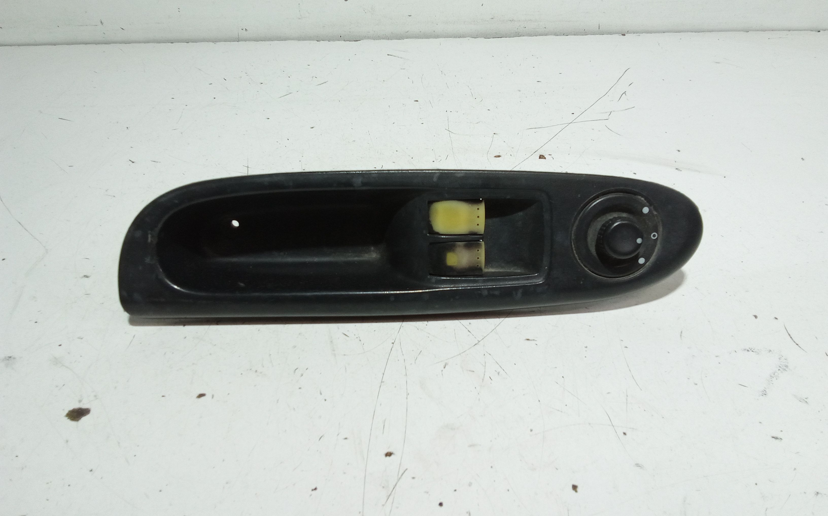 Interruttore Alzacristalli Porta Ant. Sinistro Usato