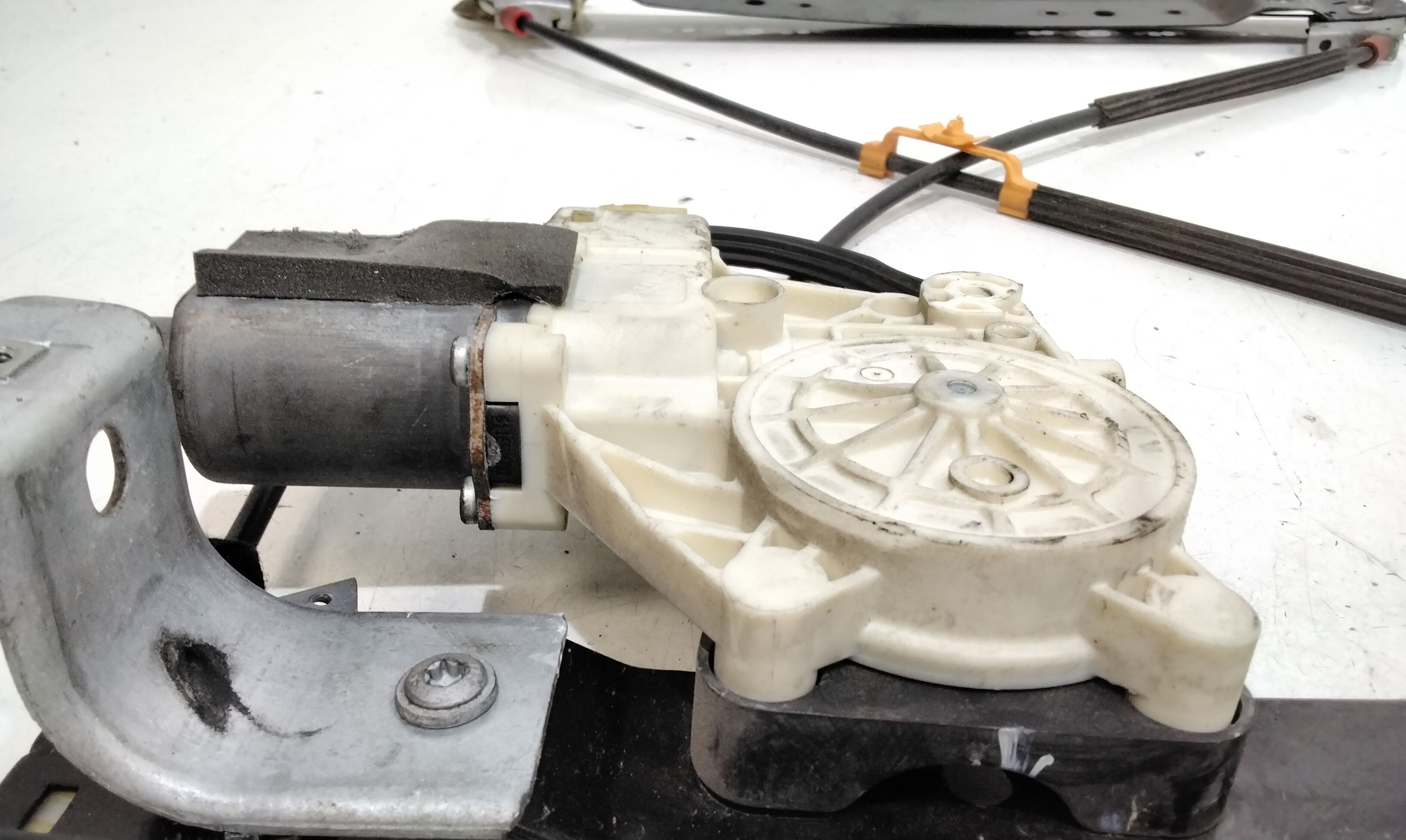 Alzacristallo Porta Post. Destro 1567855 Usato