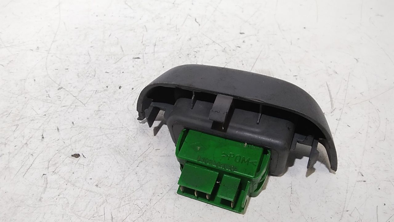 Interruttore Alzacristalli Porta Ant. Destro 848100H010 Usato