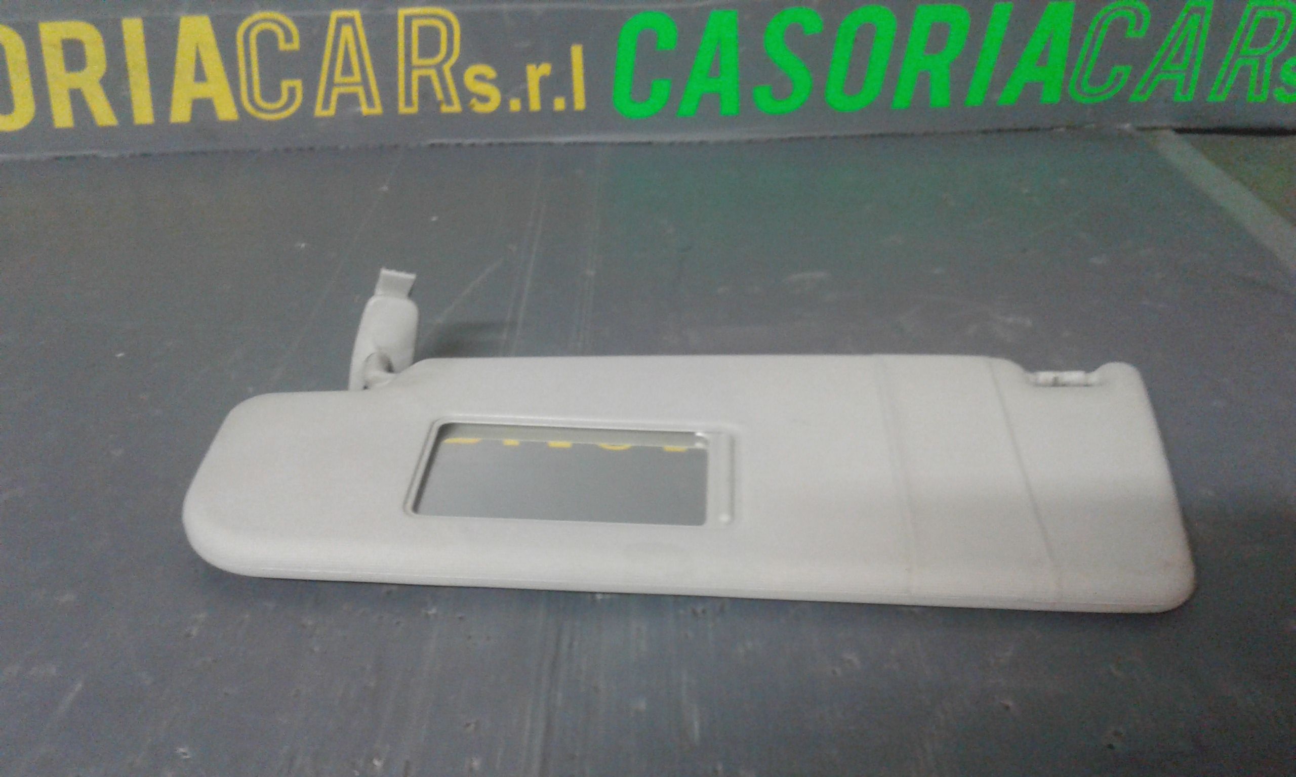 Aletta Parasole Parabrezza Sinistro 1U0857551NX14 Usato