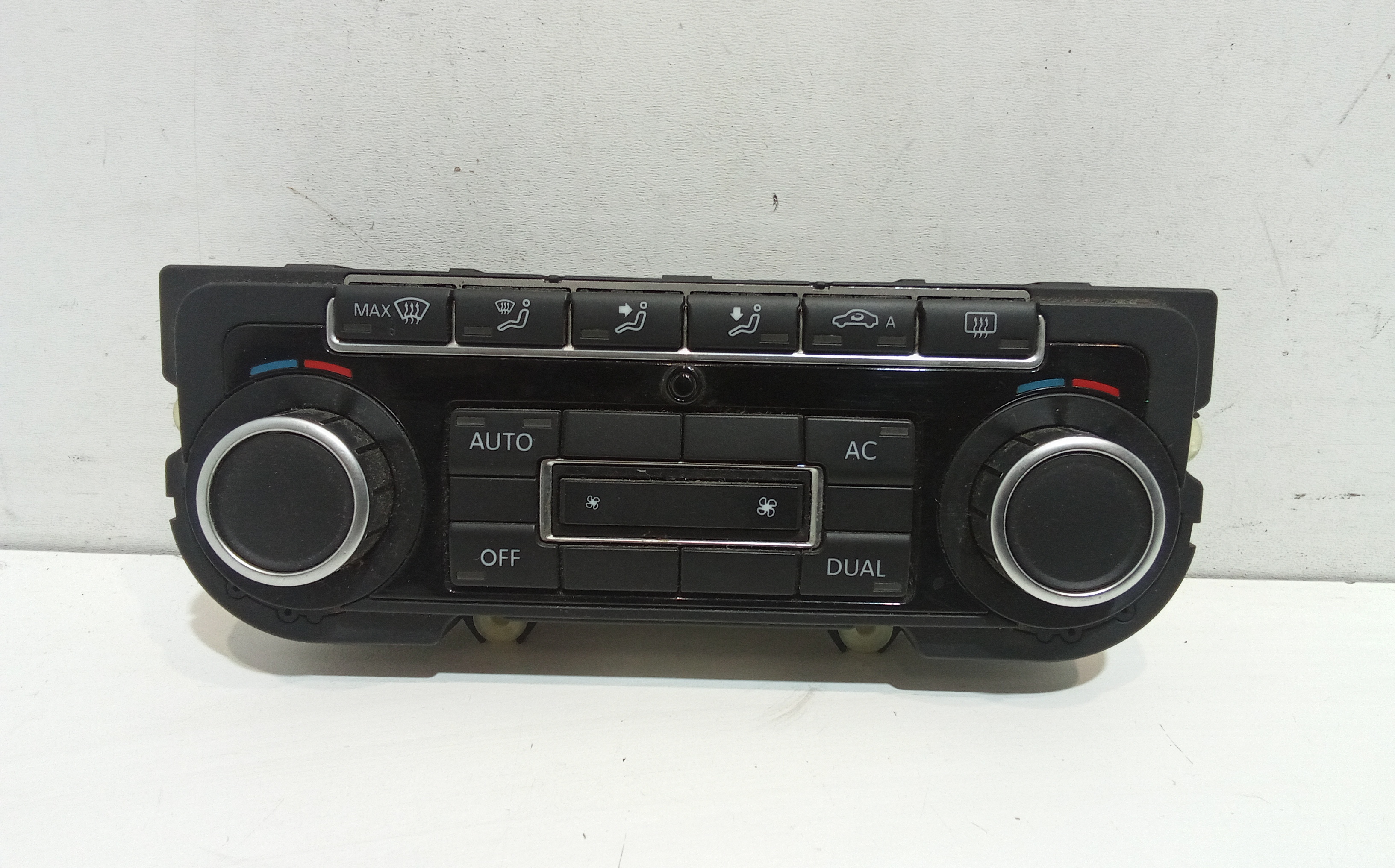 Blocco Comando Climatizzazione 3C8907336ABZJU Usato