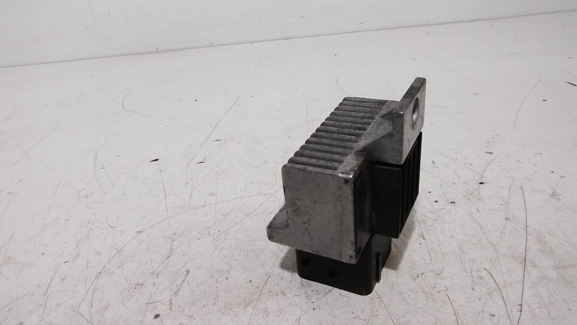 Relè Preriscaldamento Candelette 110678071R Usato