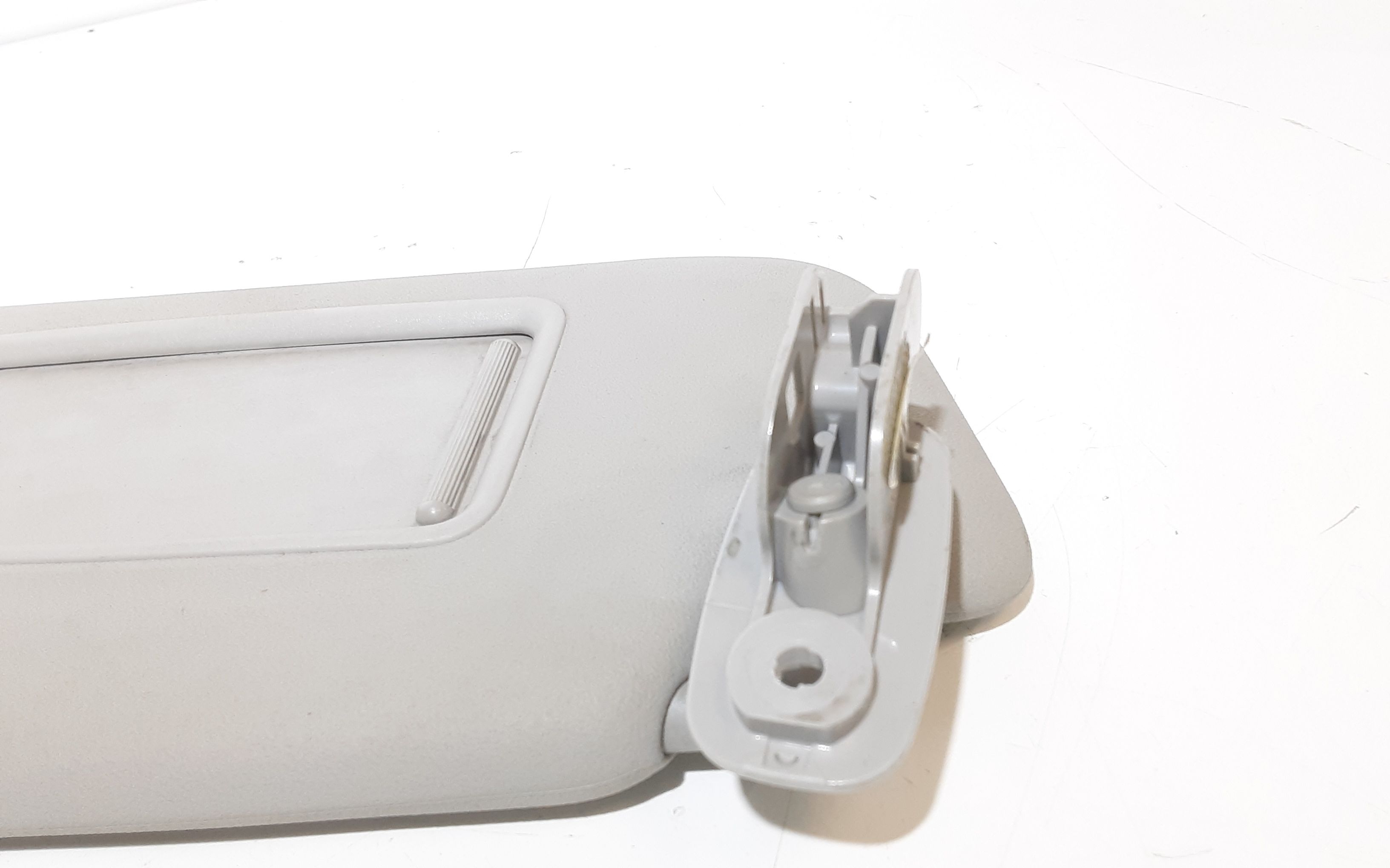 Aletta Parasole Parabrezza Sinistro 8P0857551AE5B9 Usato